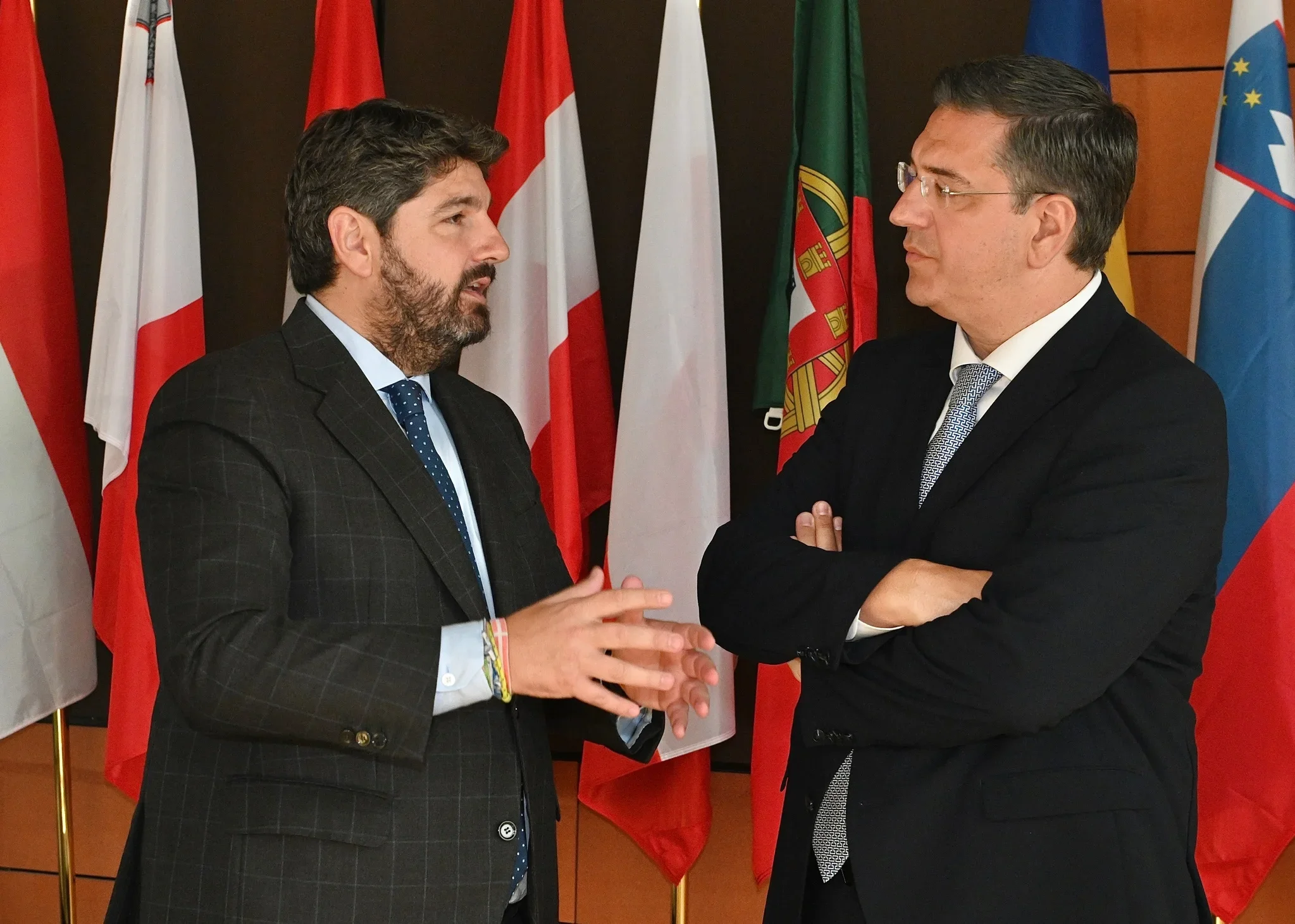 El presidente de la Región de Murcia, Fernando López Miras, trasladó este jueves a la Comisión Europea la necesidad de acelerar las obras del Corredor Mediterráneo