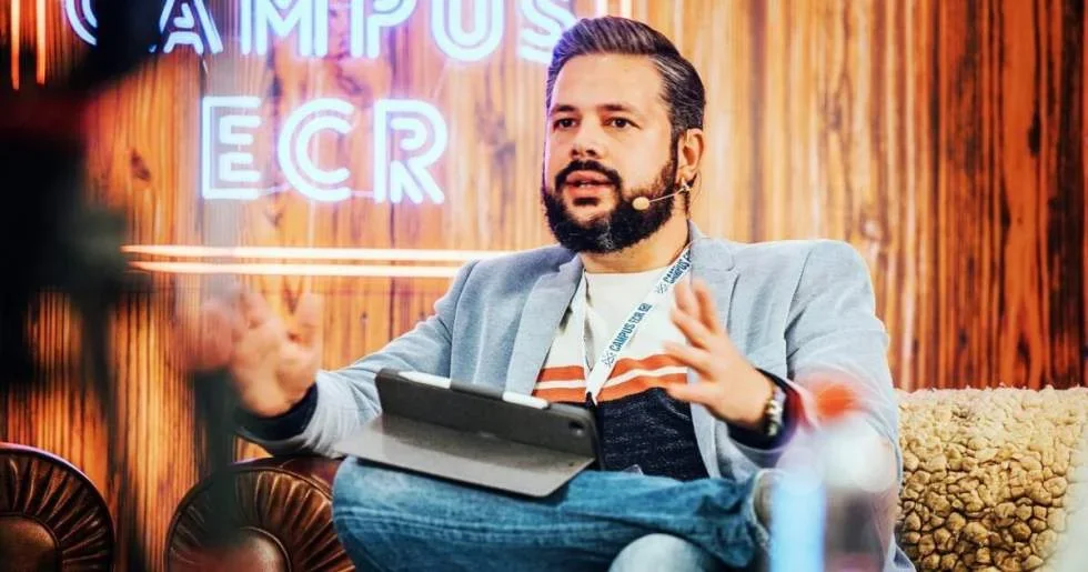 Según explica, la respuesta recibida fue educada, pero no obtuvo ninguna confirmación sobre el caso. Los agentes le remitieron a un correo electrónico oficial para realizar la consulta correspondiente.