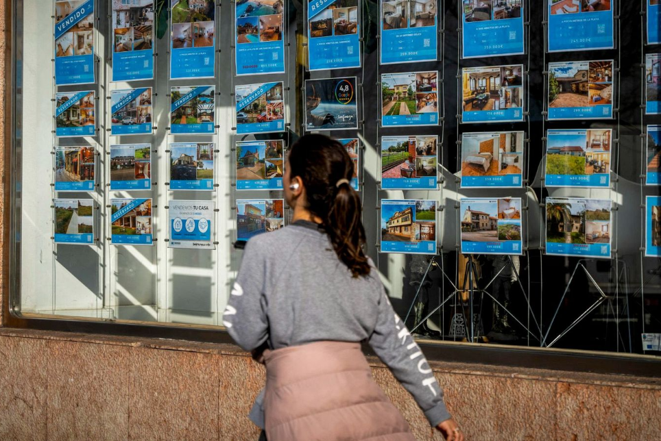 La generación exprimida: inmigración masiva, vivienda imposible y el estado del bienestar que se rompe por las costuras.