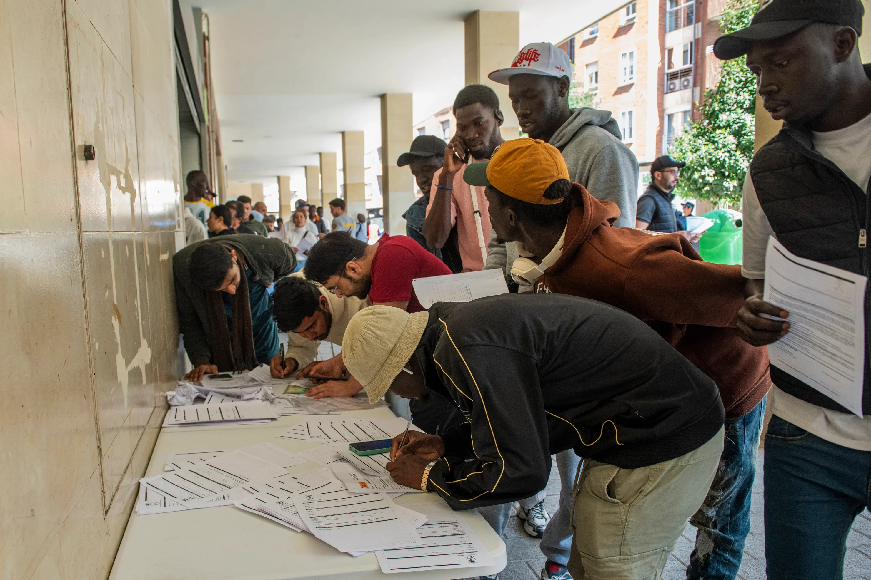 La inmigración se convierte en el segundo problema que más preocupa a los españoles, según el CIS