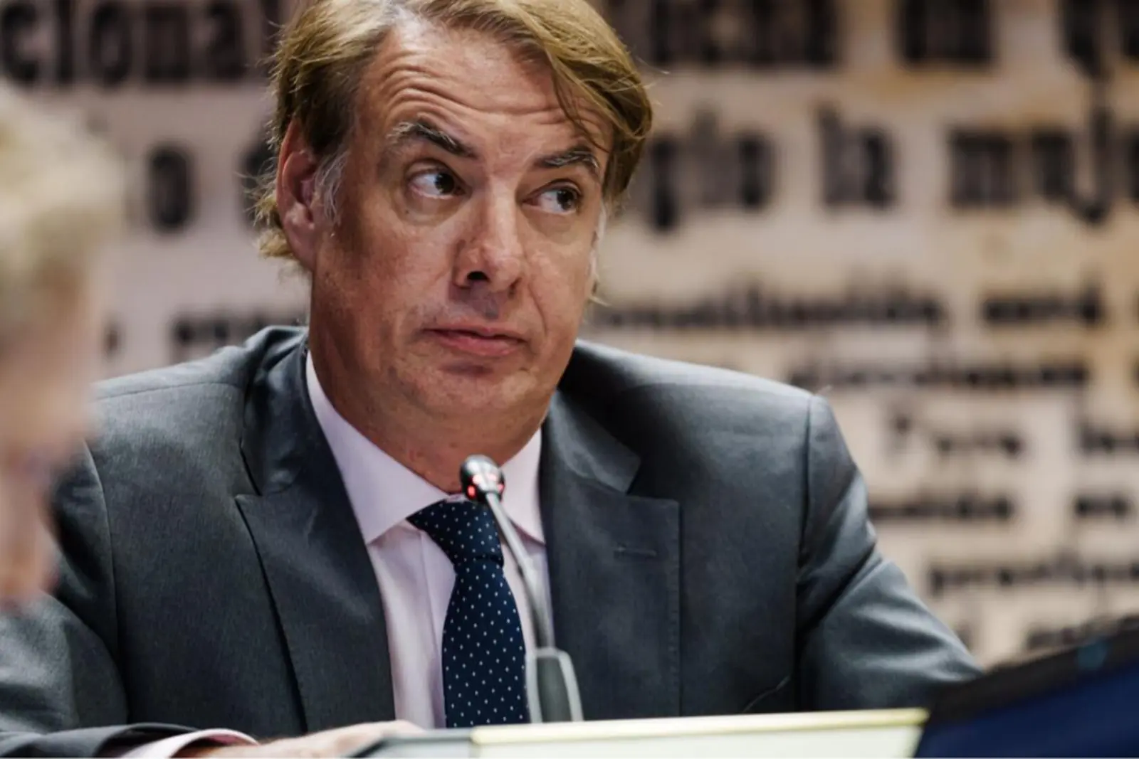 El vínculo con María Jesús Montero era conocido. Habían trabajado juntos durante años en la Junta de Andalucía. La confianza pesó más que la independencia.