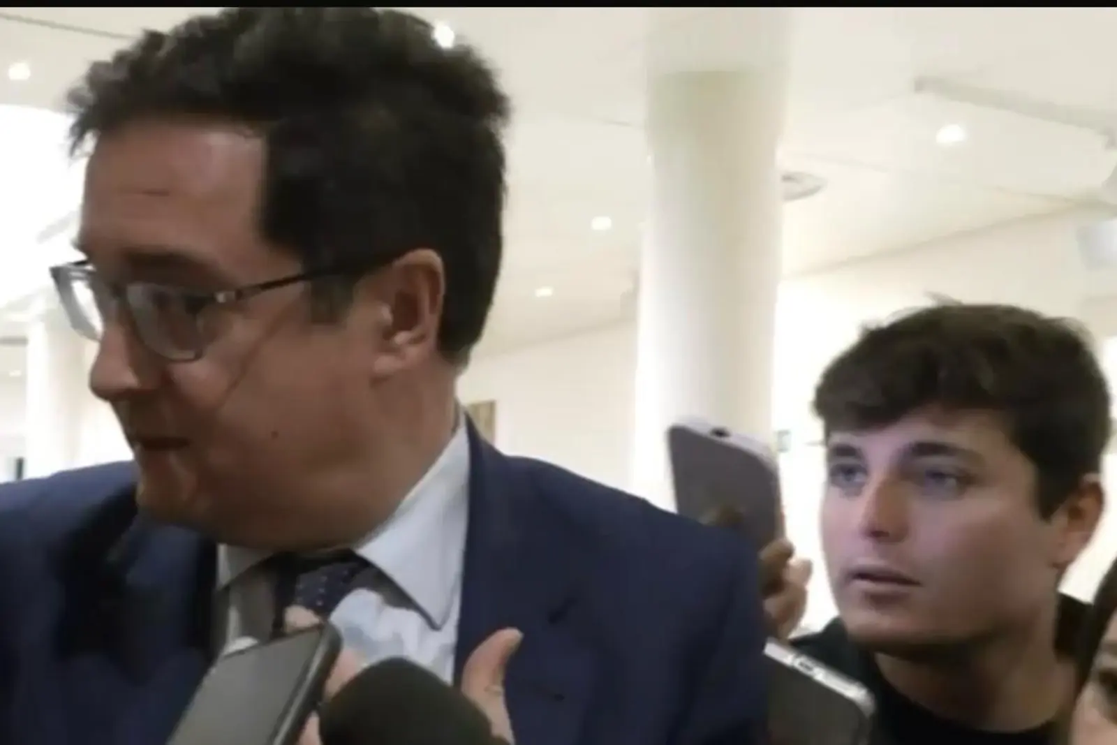 Vito preguntó cómo puede justificarse que quienes prometían regenerar la política acumulen más causas judiciales