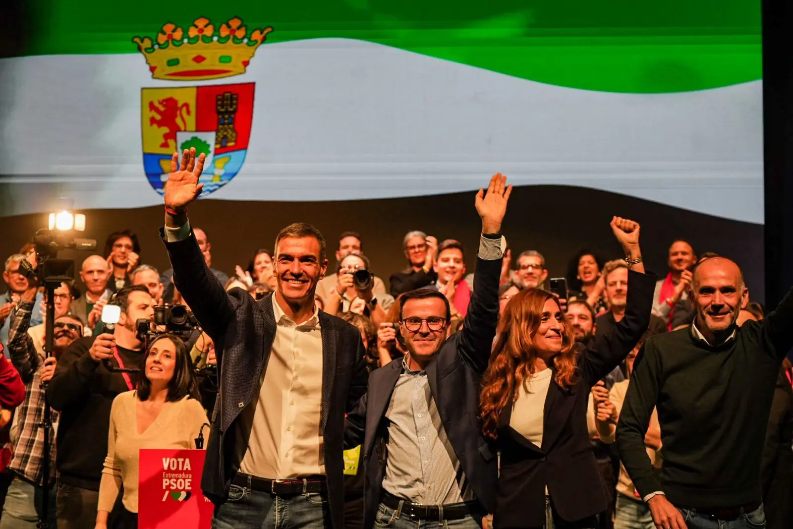 El socialismo afronta las elecciones autonómicas de este domingo con pronósticos negativos