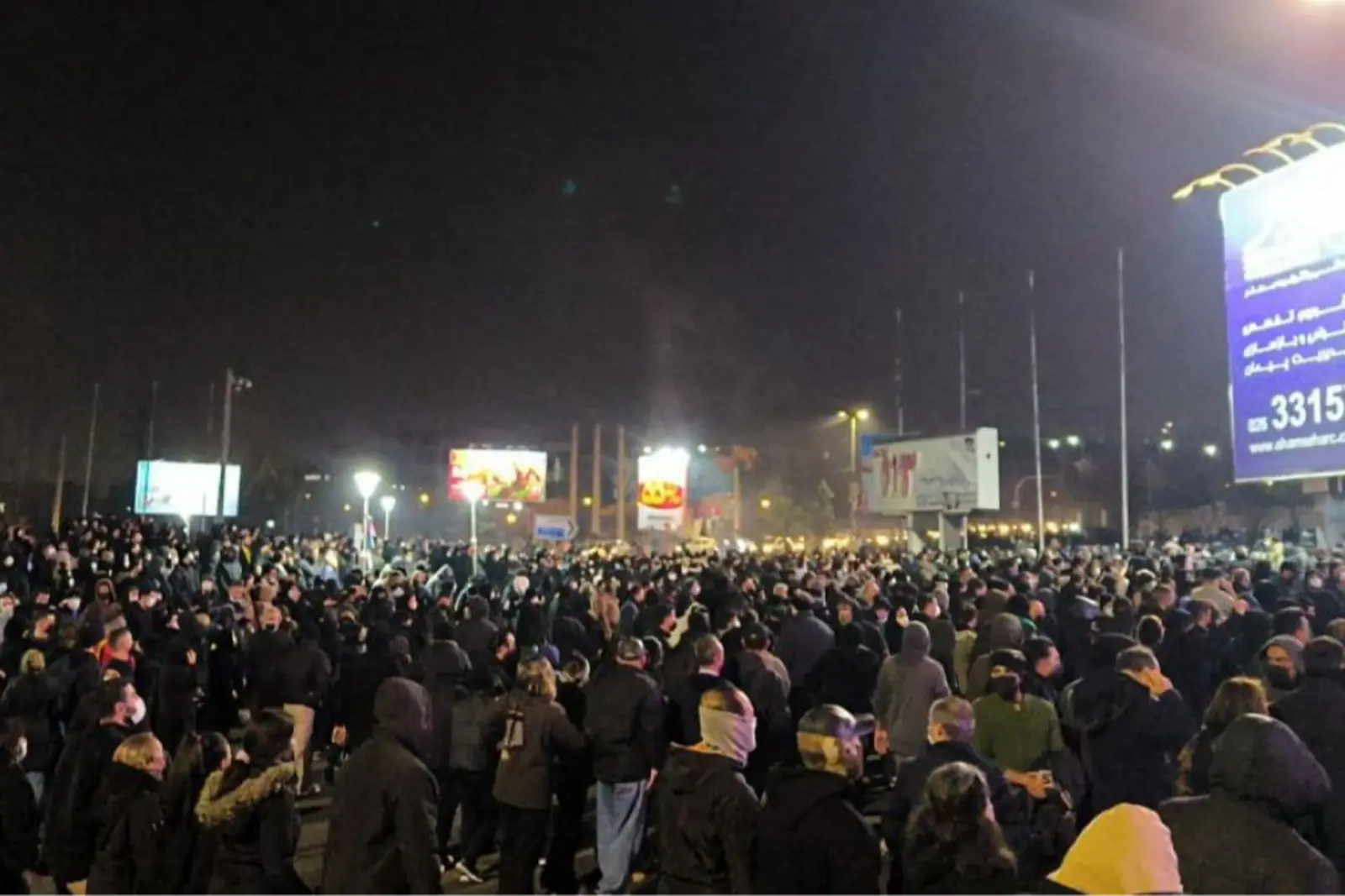 El colapso del régimen no garantiza una transición democrática, dentro de Irán no queda oposición organizada.