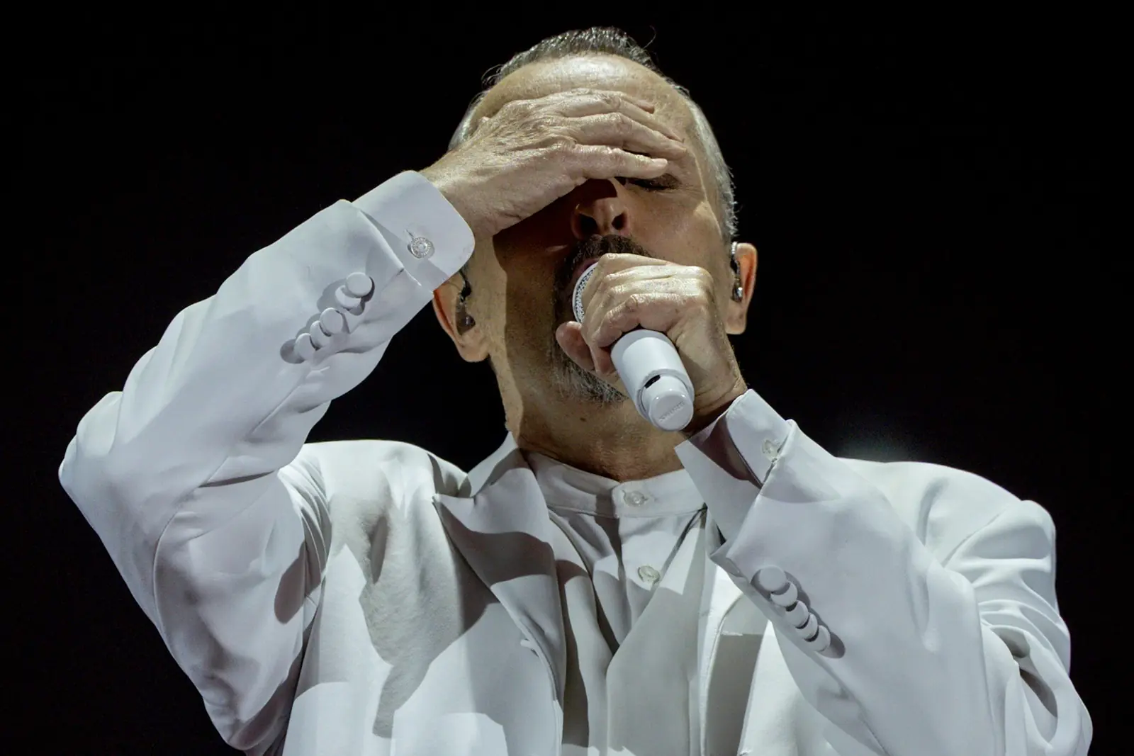 Ha querido comenzar enviando sus condolencias a las víctimas y sus familiares