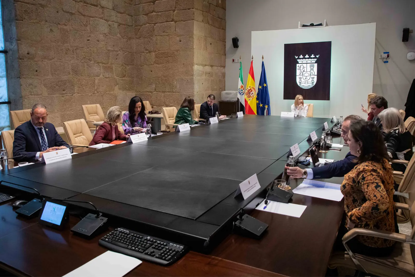 La Junta de Extremadura aprueba un decreto de información administrativa y participación ciudadana para modernizar la relación con la ciudadanía