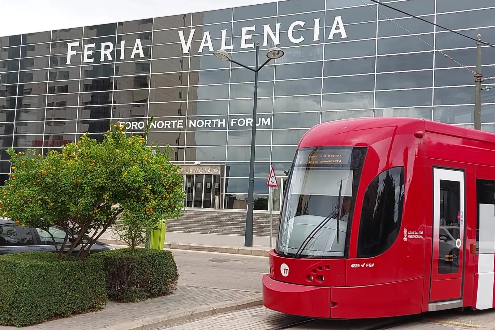 Metrovalencia refuerza el acceso en tranvía a Feria Valencia con motivo de BigMat y Fiocio
