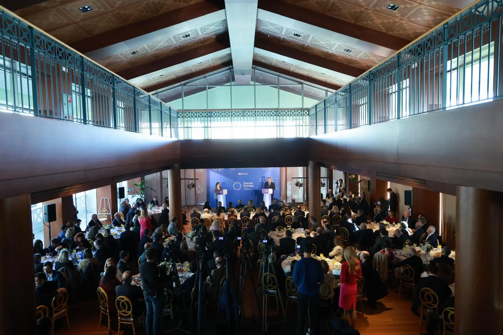 Martínez Mus impulsa un plan integral para mejorar la movilidad en Valencia con más transporte público y nuevas estaciones de autobuses