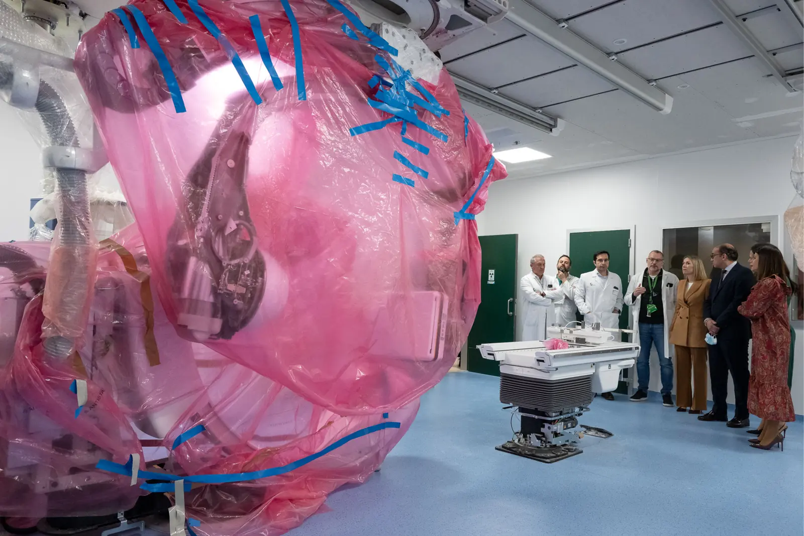 La Junta de Extremadura impulsa la medicina nuclear, la cirugía vascular y la cardiología avanzada en el Hospital Universitario de Cáceres