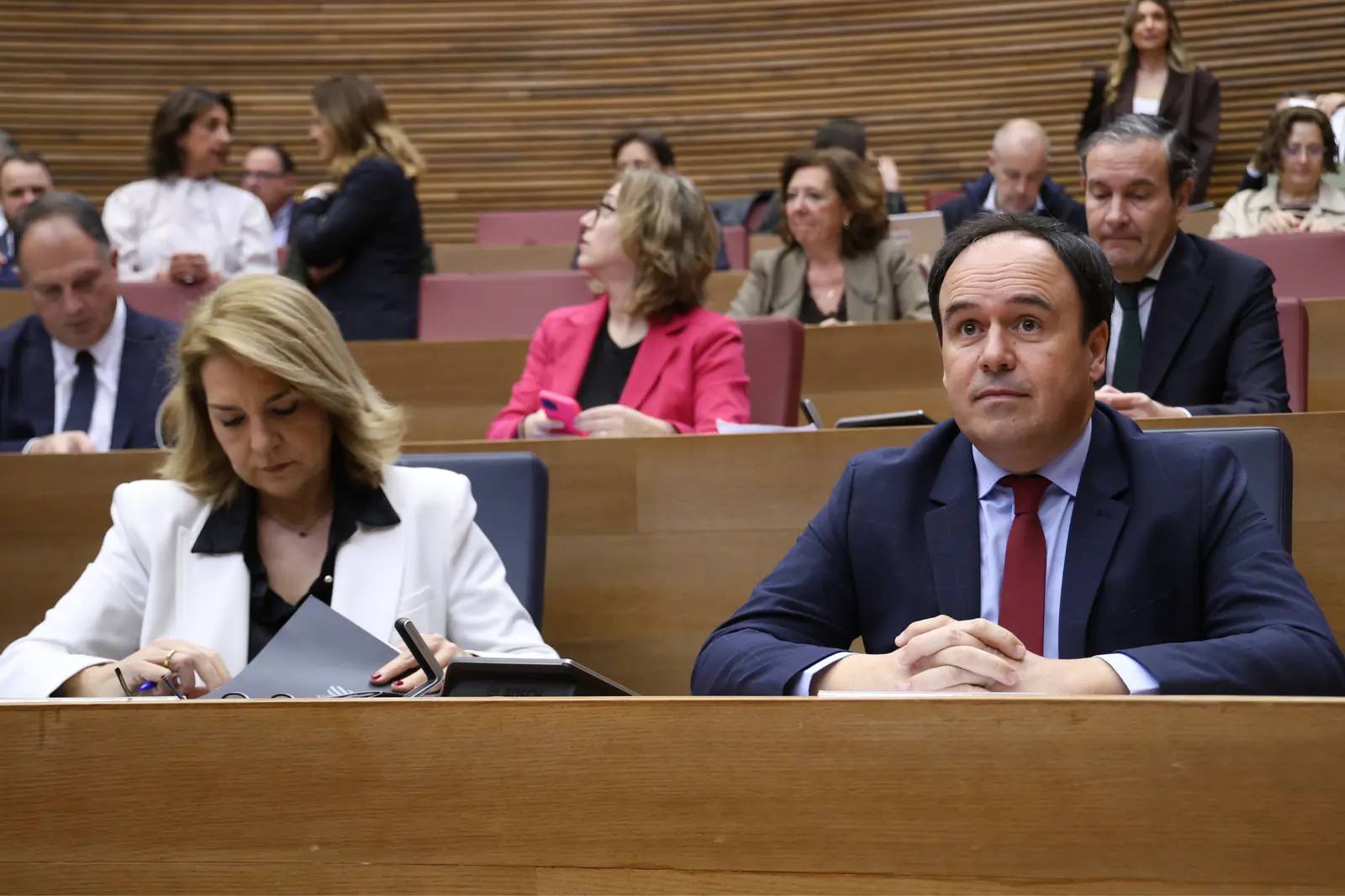 Pérez Llorca anuncia una ayuda directa de 80.000 euros para los familiares de las víctimas mortales de la DANA