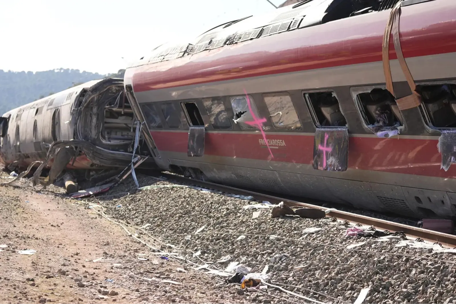 Las víctimas del Alvia de Adamuz, solas.