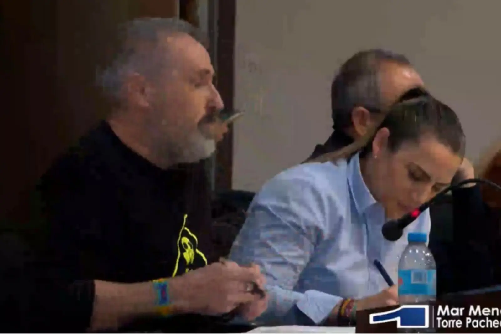 Matías Cantabella, concejal de Podemos, abandonó el pleno tras la intervención de Luengo