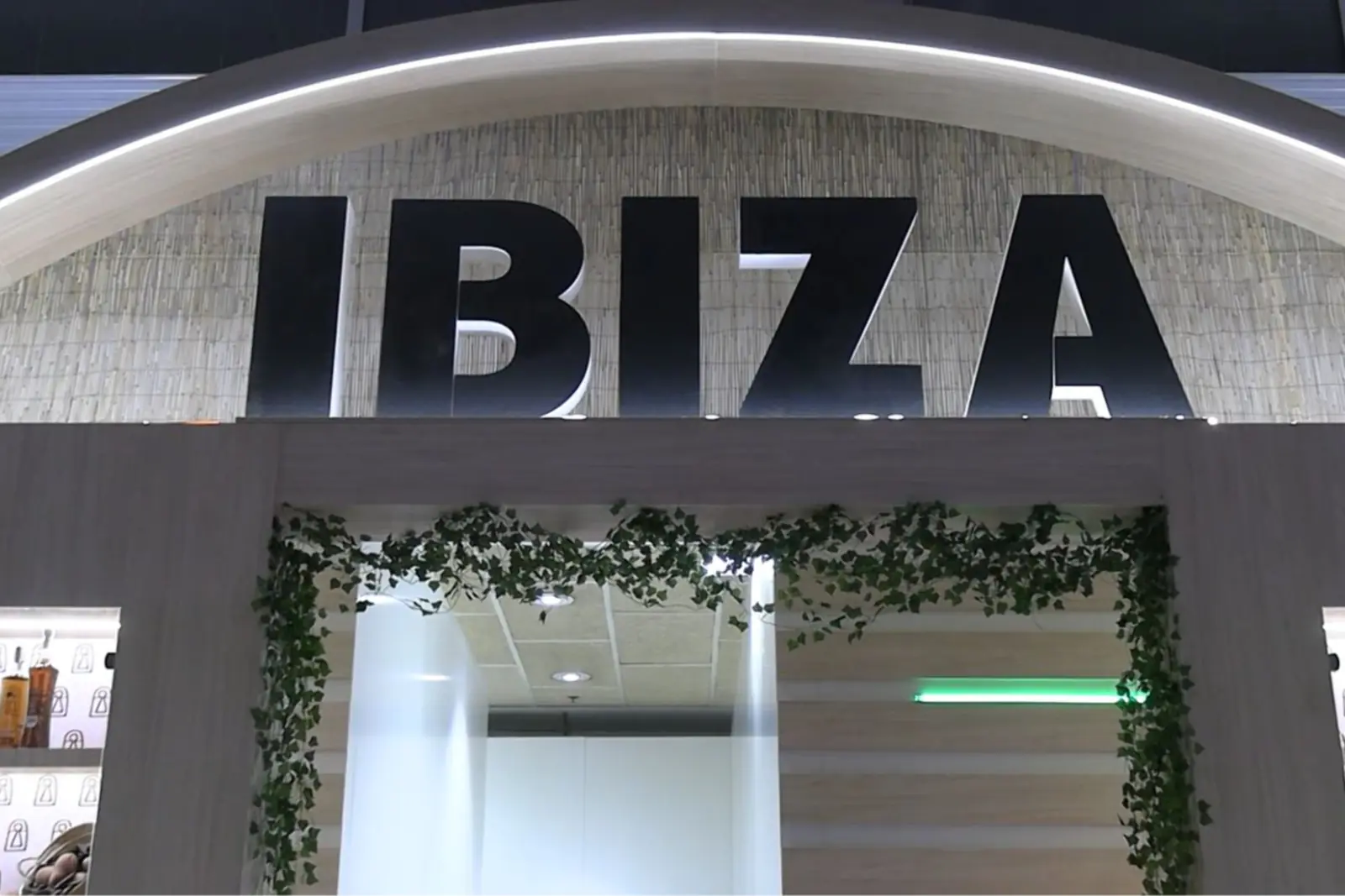 Ibiza deslumbra en Fitur
