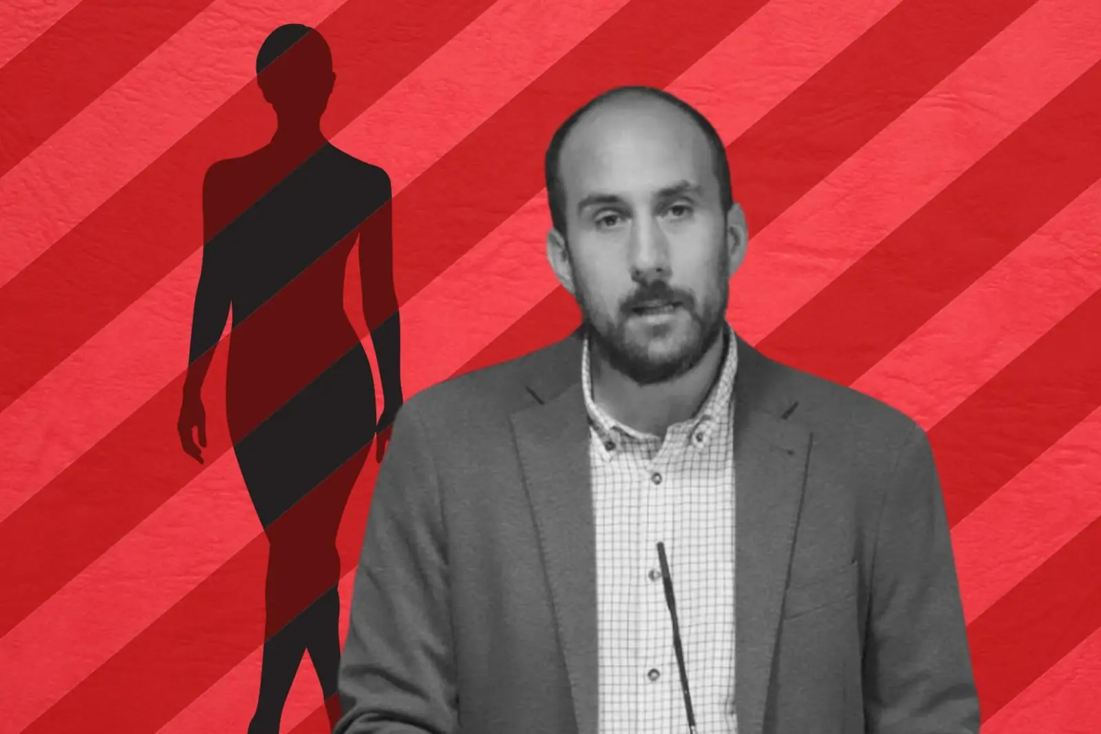 Este es el concejal socialista al que el PSOE ha abierto un expediente por su fiesta con una estríper