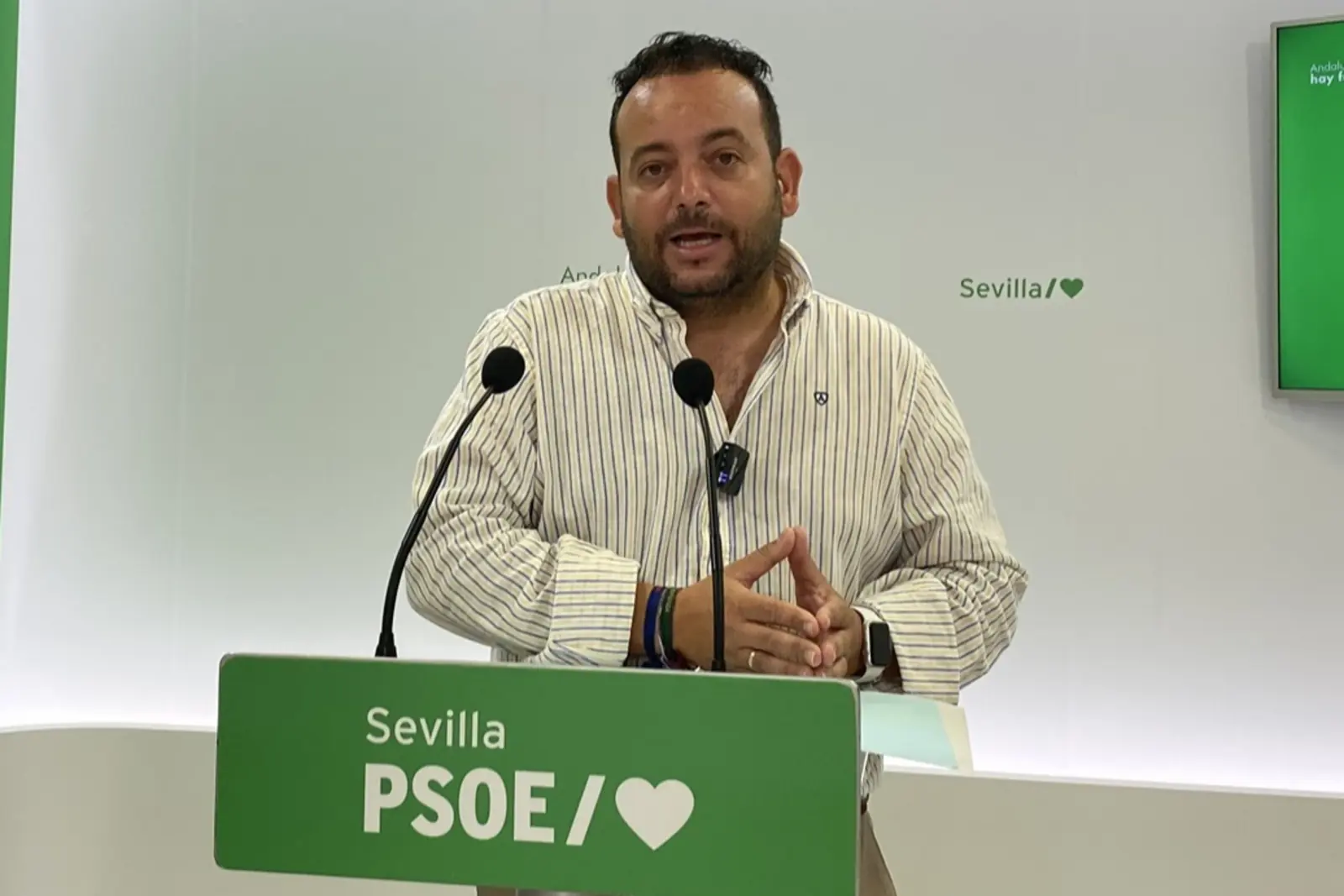 Agüera explica que se aparta temporalmente de la vida política