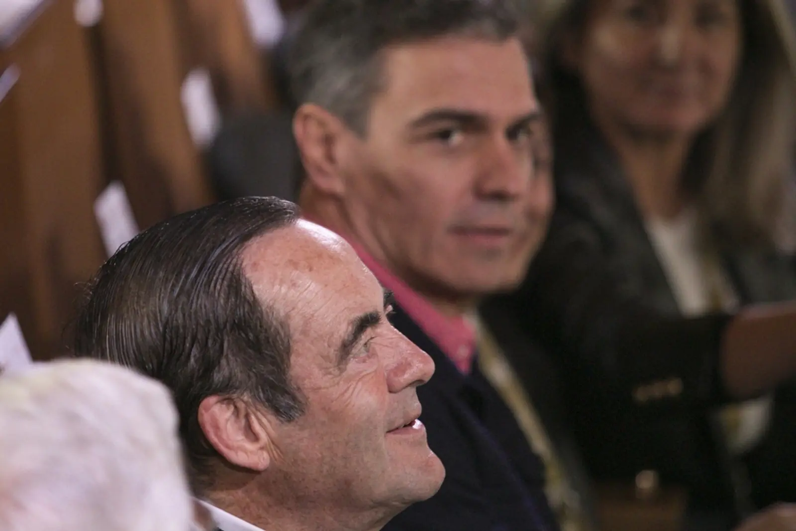 Bono vuelve a escena