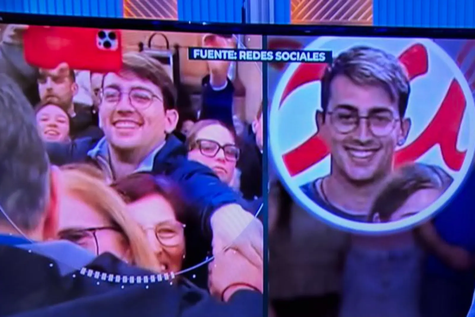 Uno de los asistentes es de la juventudes socialistas del PSOE