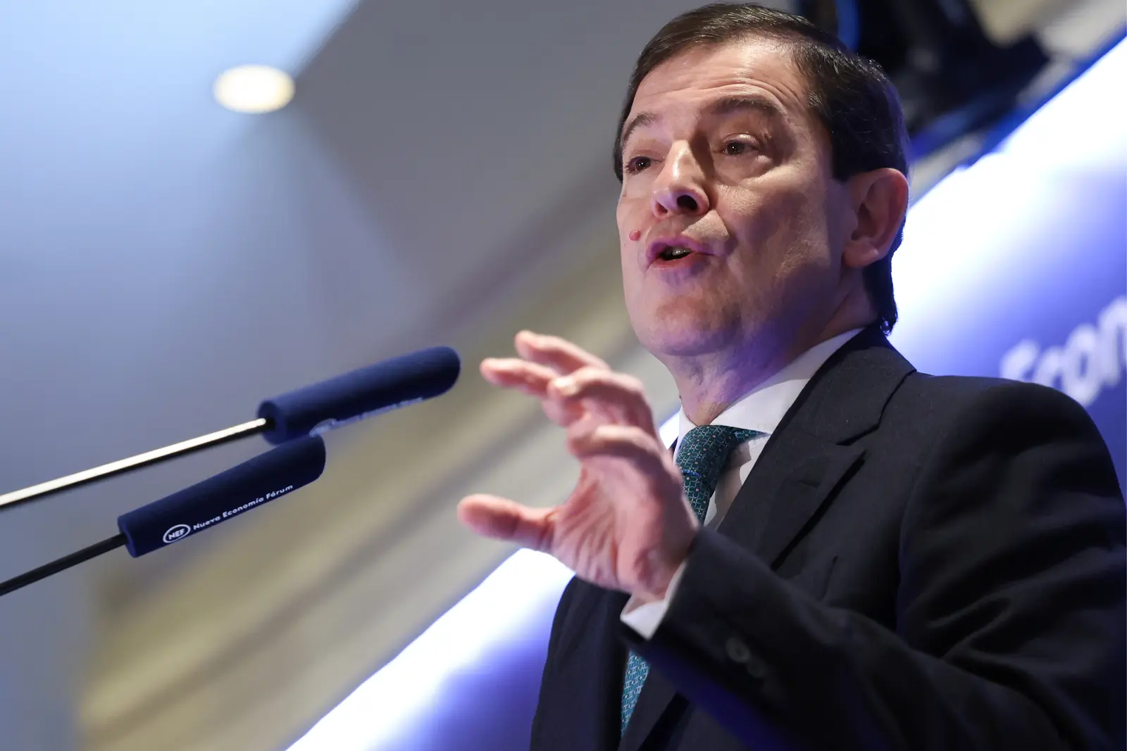 Mañueco plantea eliminar cargas fiscales para vivir y emprender en Castilla y León