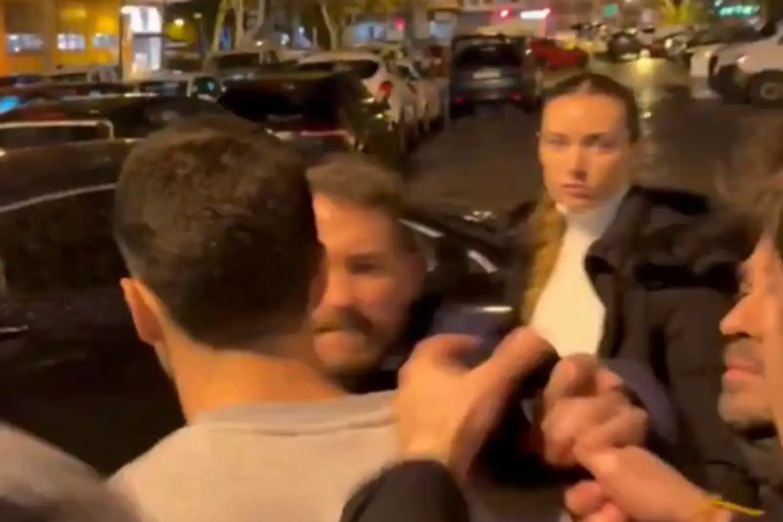 El incidente se produjo tras la intervención de Iglesias en un mitin de apoyo a la candidata de Podemos