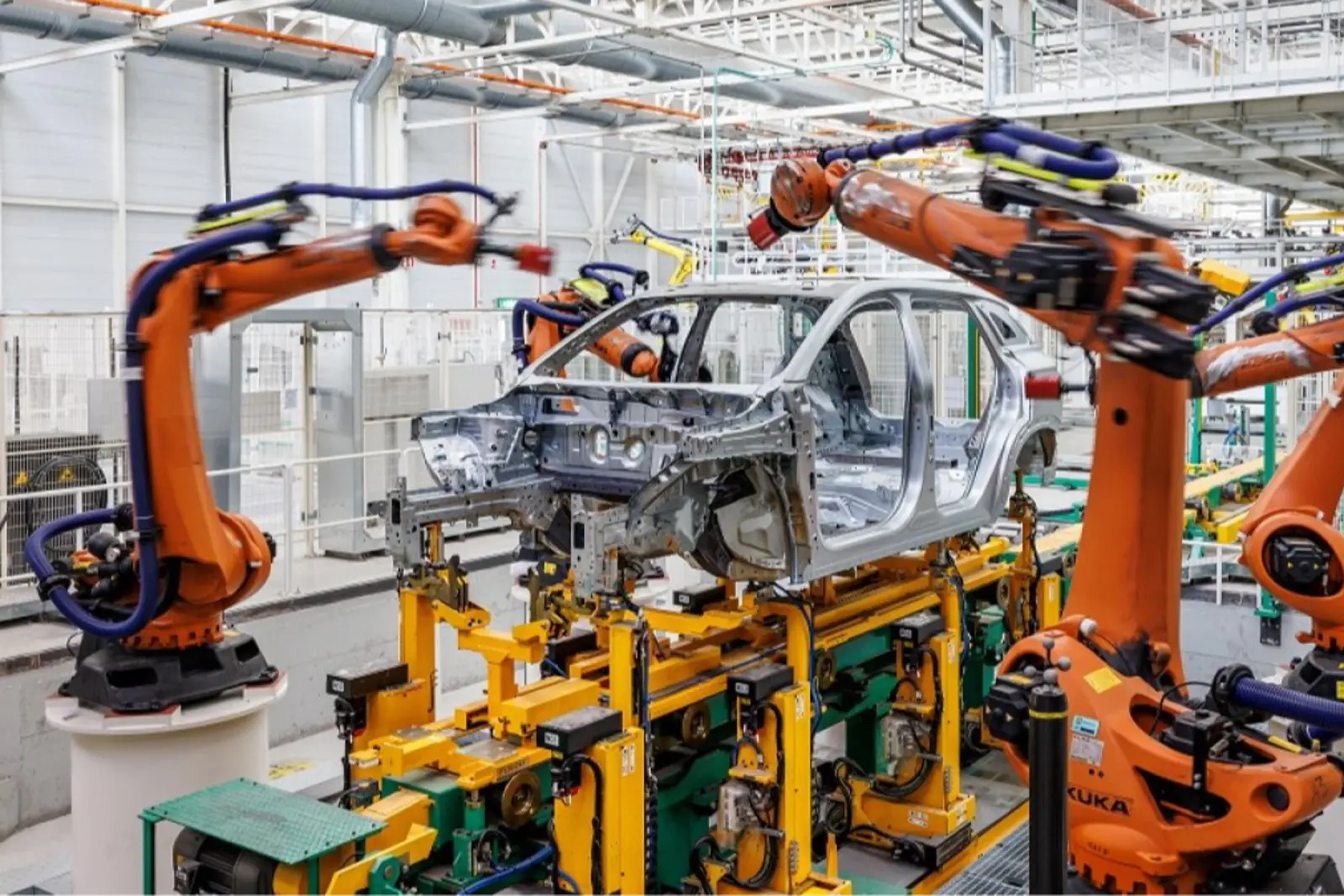 Castilla y León lidera la subida del Índice de Producción Industrial de España