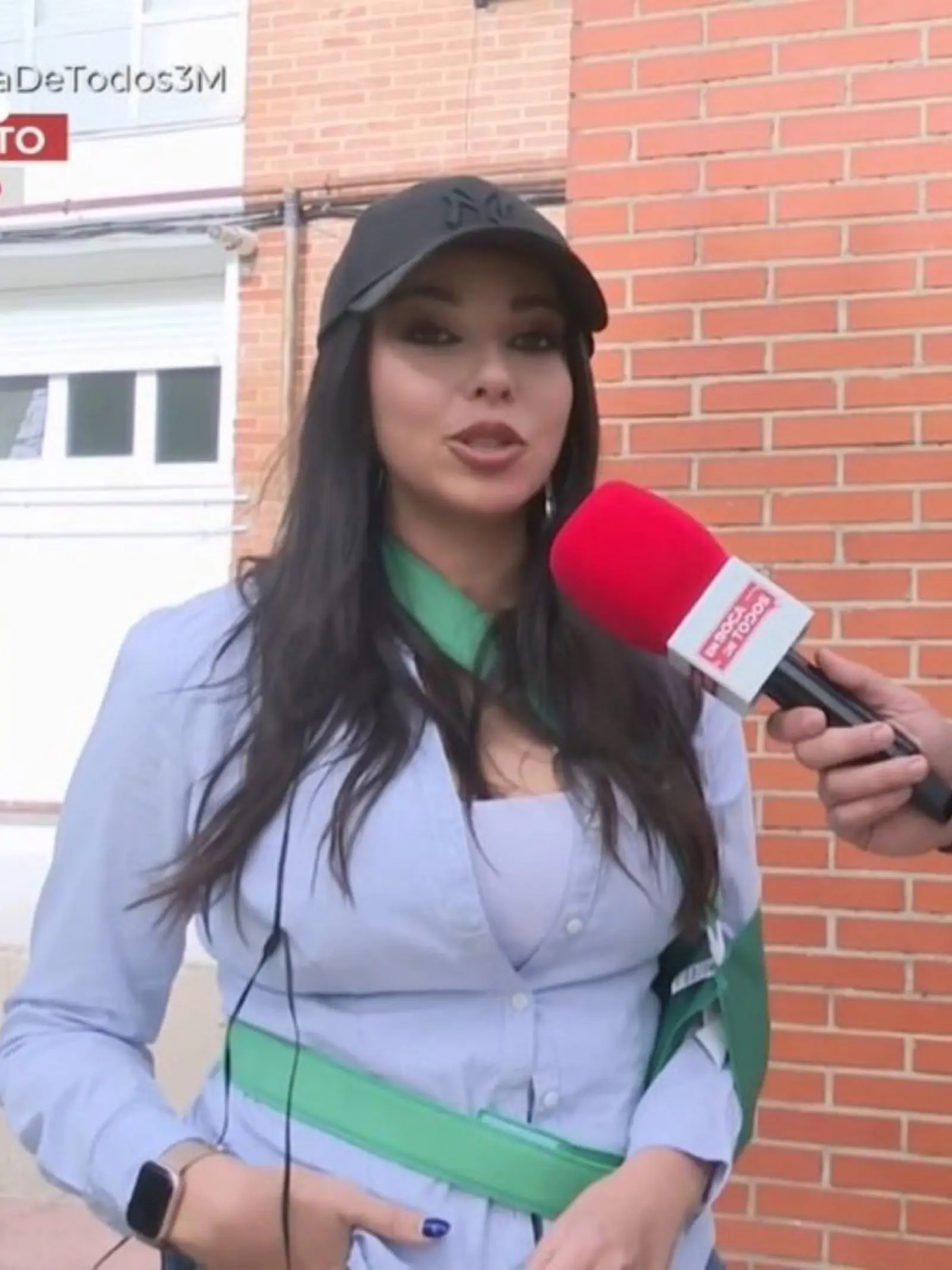 Santaolalla reapareció con un cabestrillo con unas lesiones que no explicó