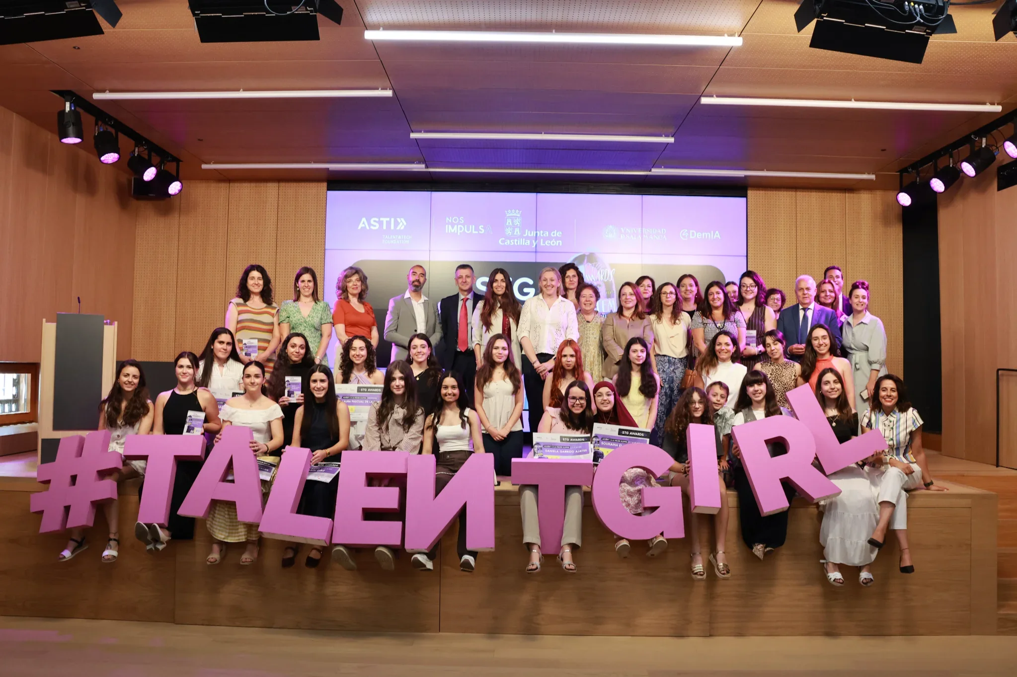 Más de 8.000 jóvenes han participado en el programa de la Junta de Castilla y León 'Stem Talent Girl'