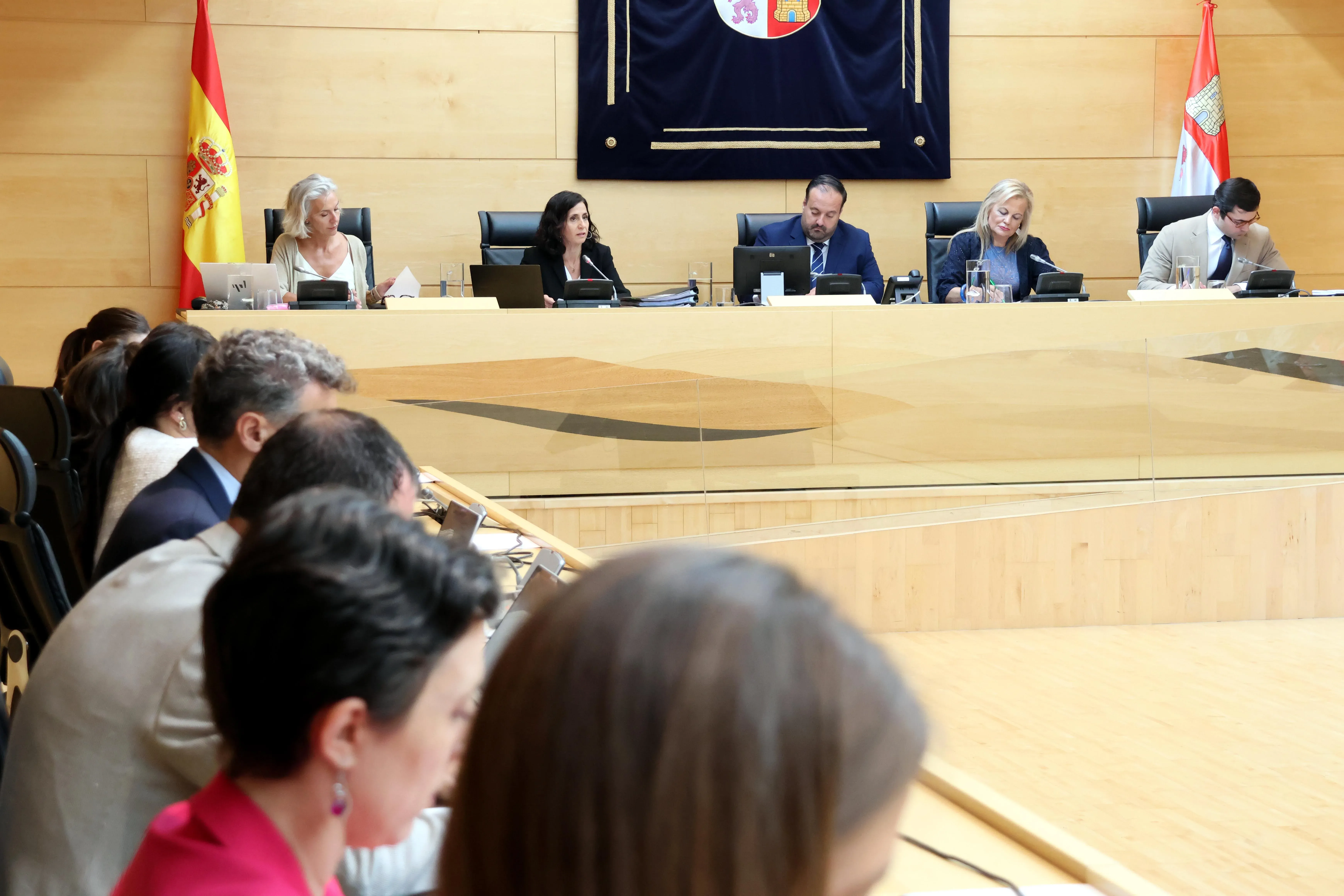 La Junta de Castilla y León bonificará el 60 % de los peajes y dará ayudas de hasta 900 euros para el carné de conducir