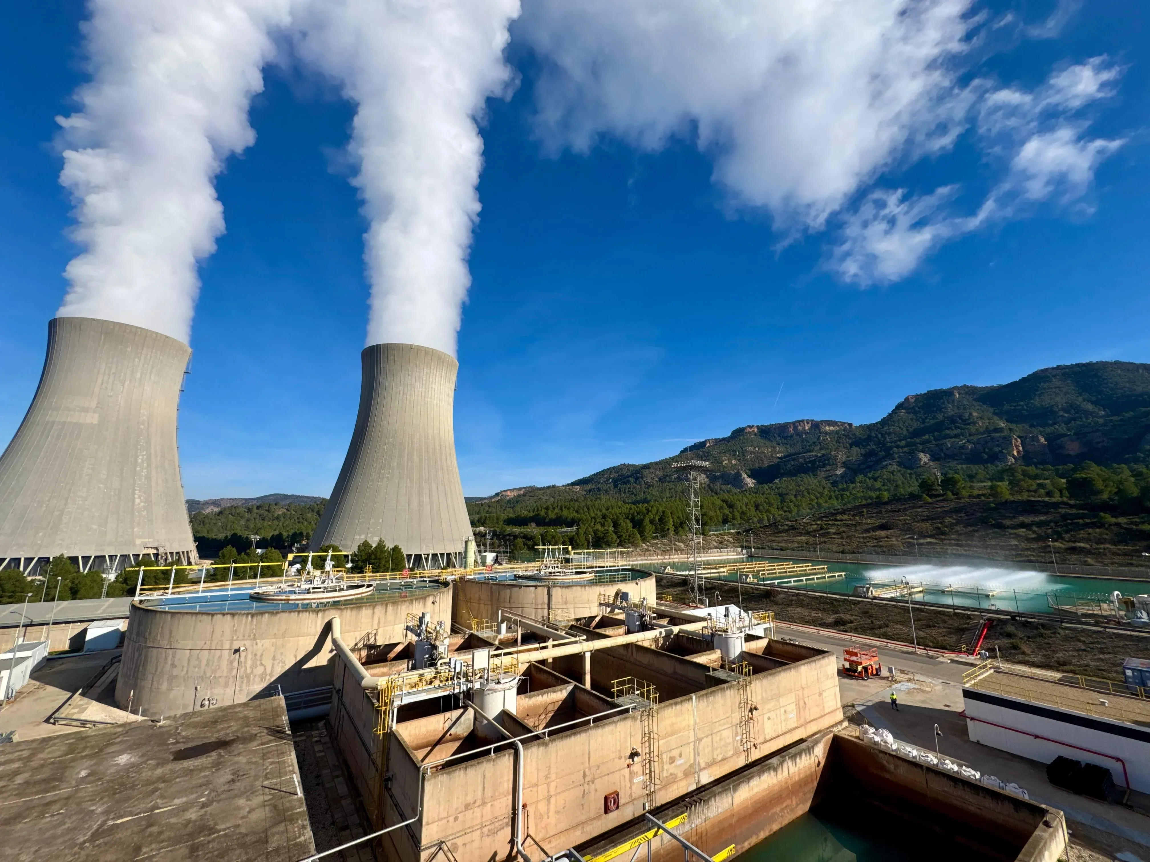 La Generalitat Valenciana reclama la continuidad de la central nuclear de Cofrentes por su peso en el sistema eléctrico