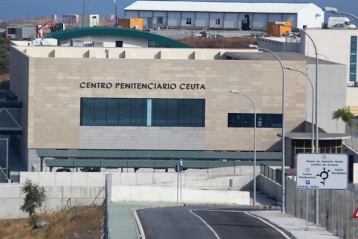 La cárcel de Ceuta roza el colapso tras la invasión