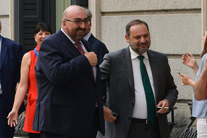 La Policía interpreta que ese fue el origen de la llamada “vía Ábalos”. Los agentes identifican al “amigo” mencionado en los mensajes como Koldo García Izaguirre.