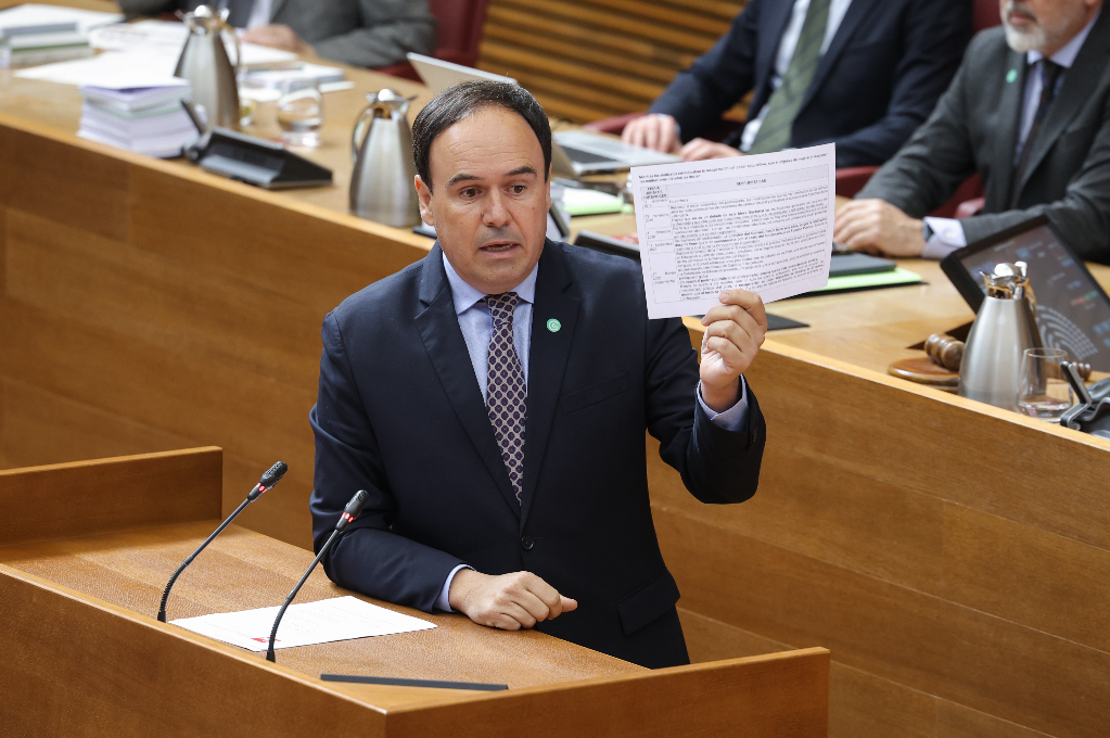 Juanfran Pérez Llorca saca pecho de sus primeros meses al frente del Consell: más empleo y "estabilidad"