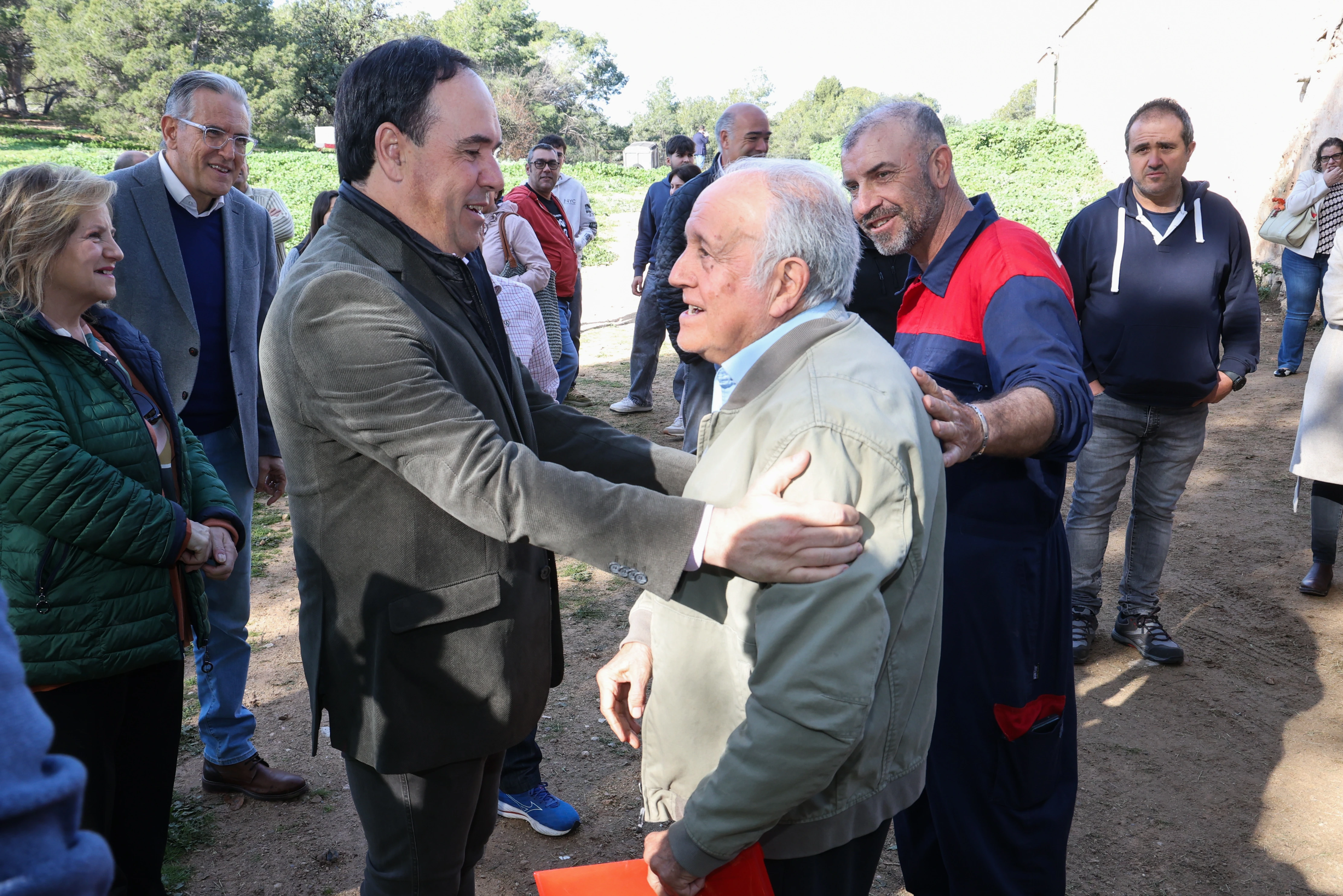 Pérez Llorca plantea eliminar impuestos y reducir burocracia para impulsar la ganadería extensiva