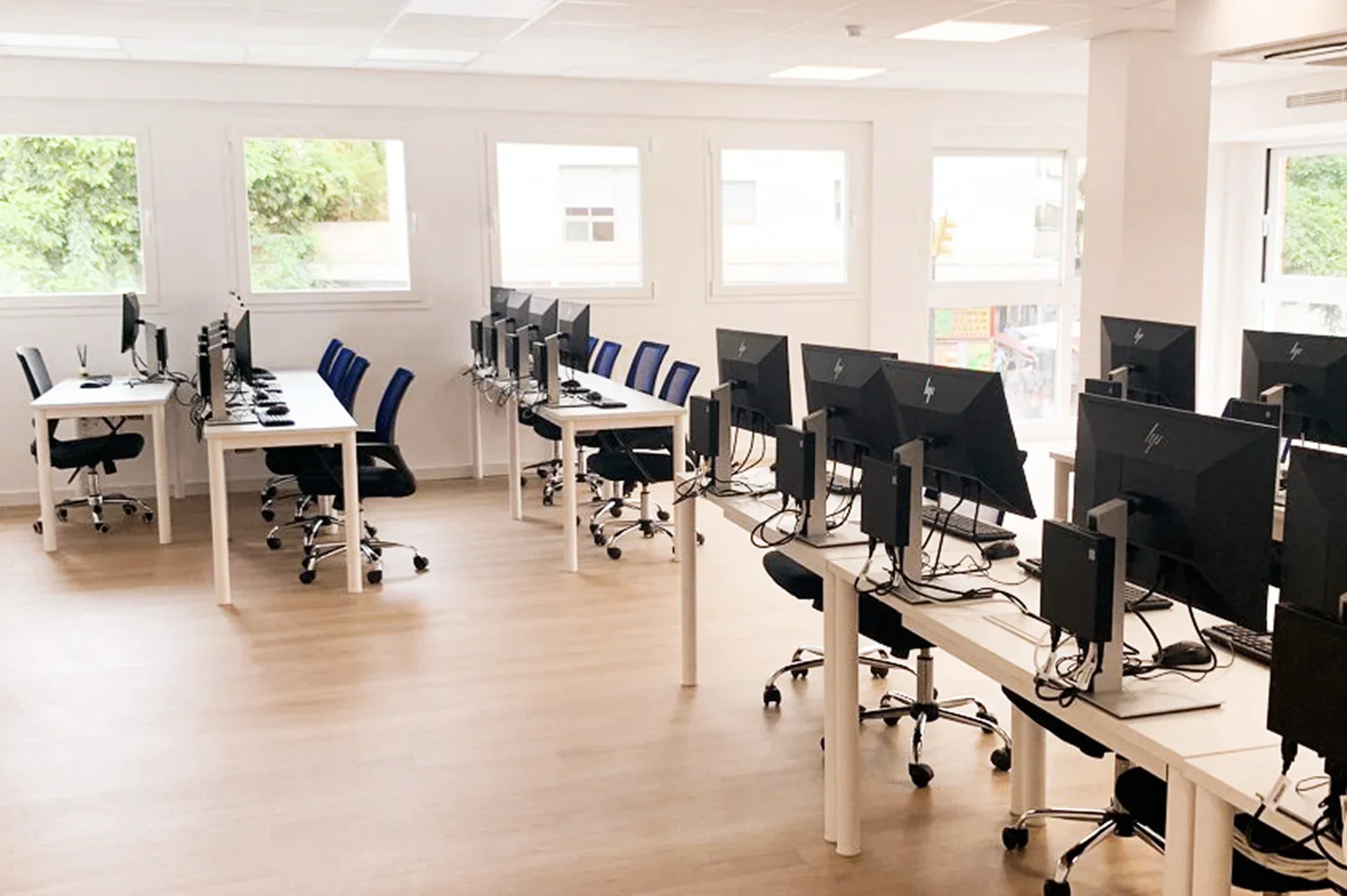 DIGITECH abre en Sevilla nuevo Centro de FP especializado en tecnología y digitalización en el curso 26/27