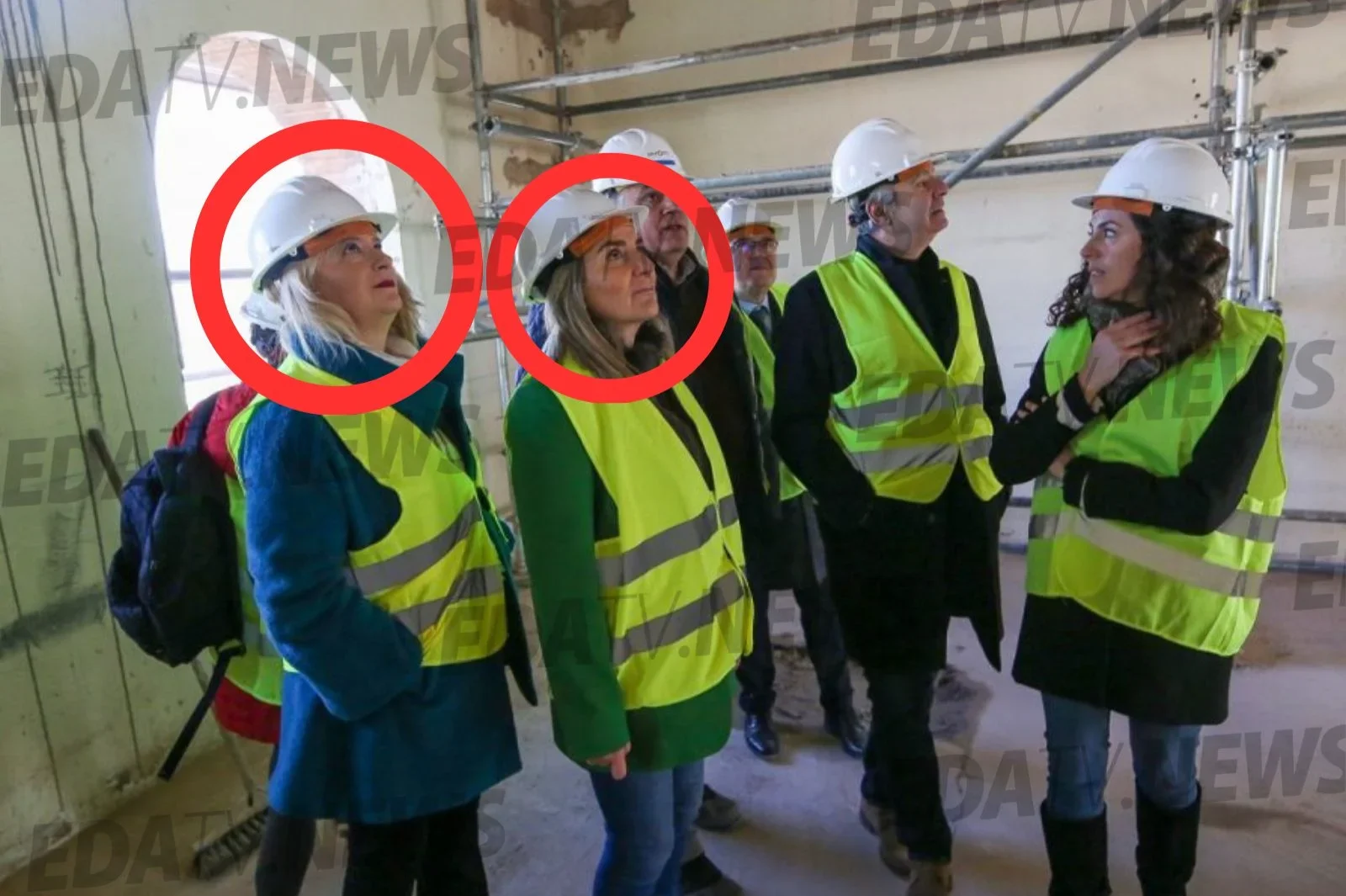 La visita de Leire Díez y Milagros Tolón a Correos en Toledo en 2023 refuerza su vínculo con proyectos públicos