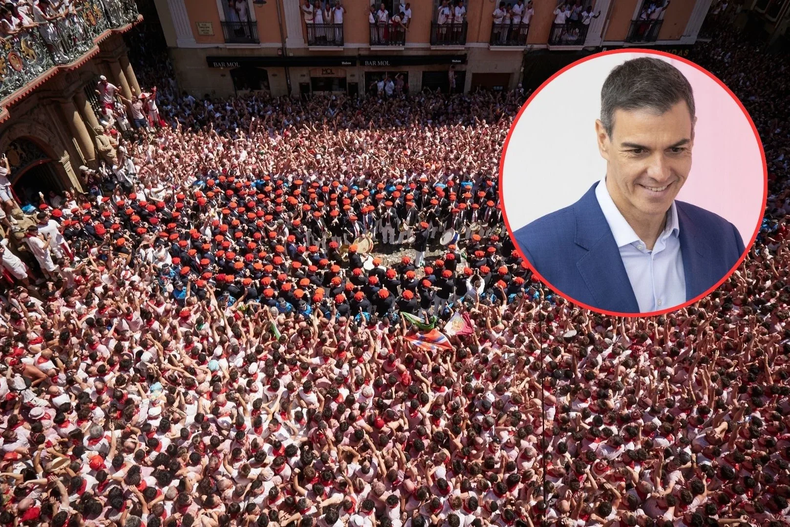 El Chupinazo arranca con miles de personas coreando 'Pedro Sánchez, hijo de puta'