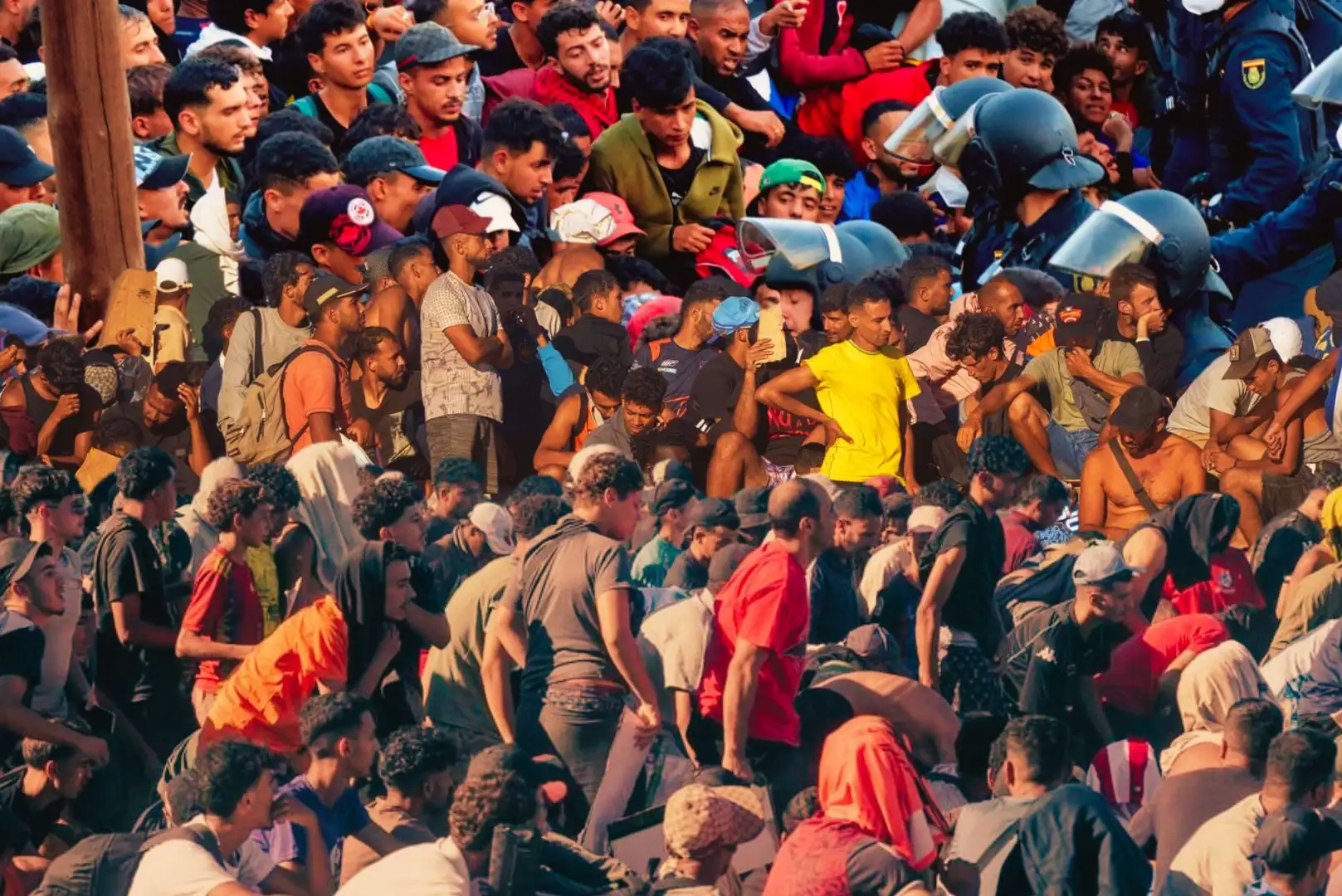 El Gobierno admite que todavía quedan entre 9.000 y 10.000 inmigrantes en Ceuta