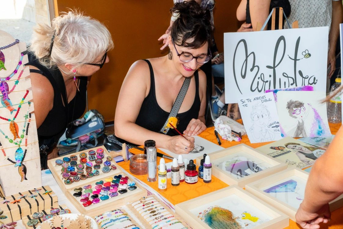 Una incubadora en Valencia impulsa a mujeres migrantes a crear sus propios medios de vida