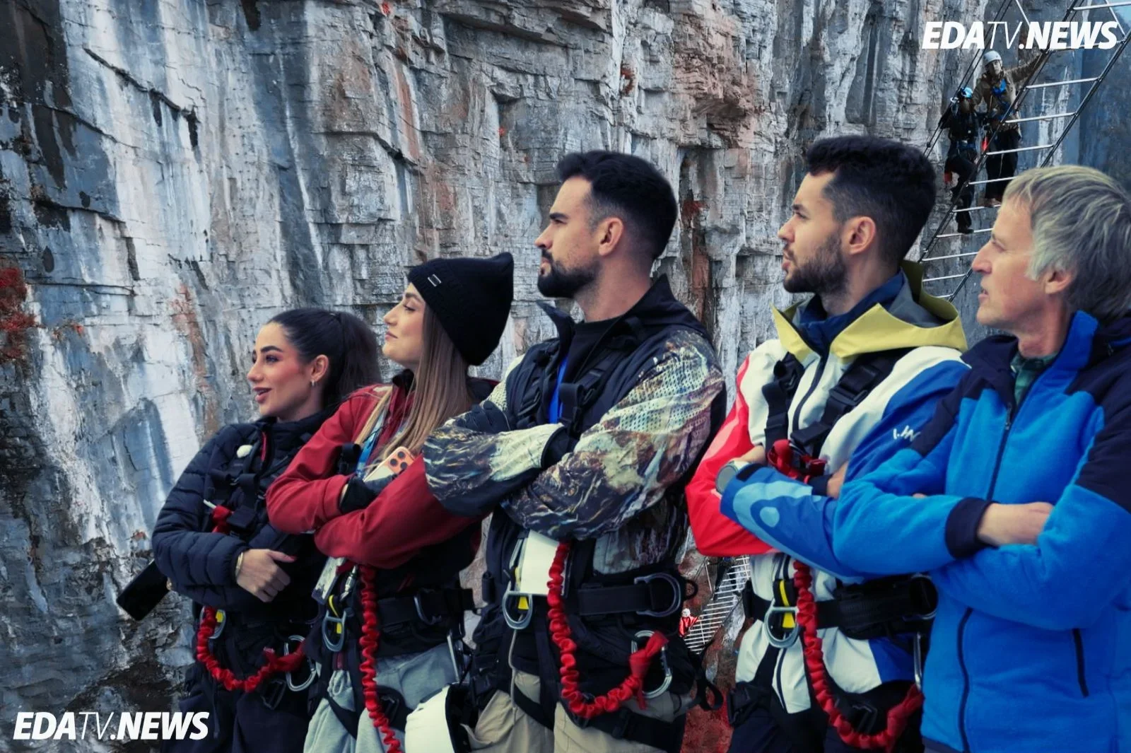 Jesús Calleja se desespera con IlloJuan, Lola Lolita, Sofía Surferss y TheGrefg en el estreno de 'Universo Calleja'