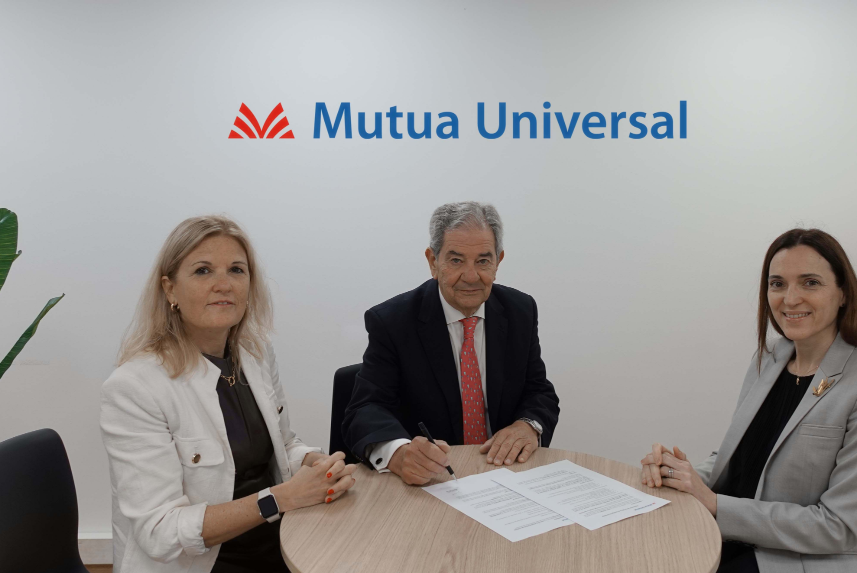 Mutua Universal impulsa su Sistema
Corporativo de IA con un completo modelo de
gobernanza