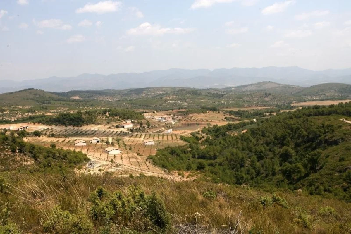 La Generalitat despliega 4.400 efectivos para reforzar la lucha contra los incendios este verano