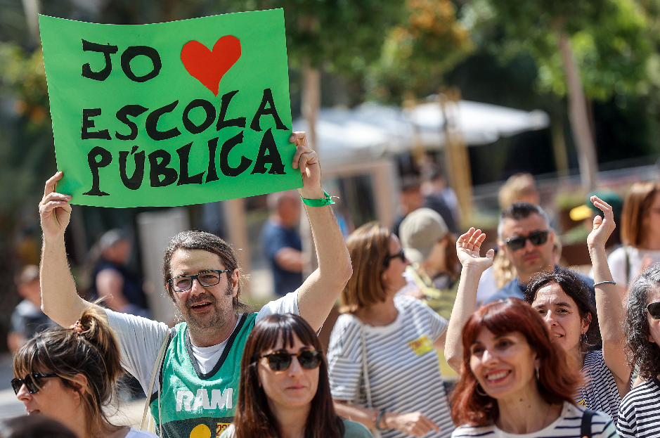 El profesorado valenciano aprueba la huelga indefinida desde el 11 de mayo tras meses sin negociación real
