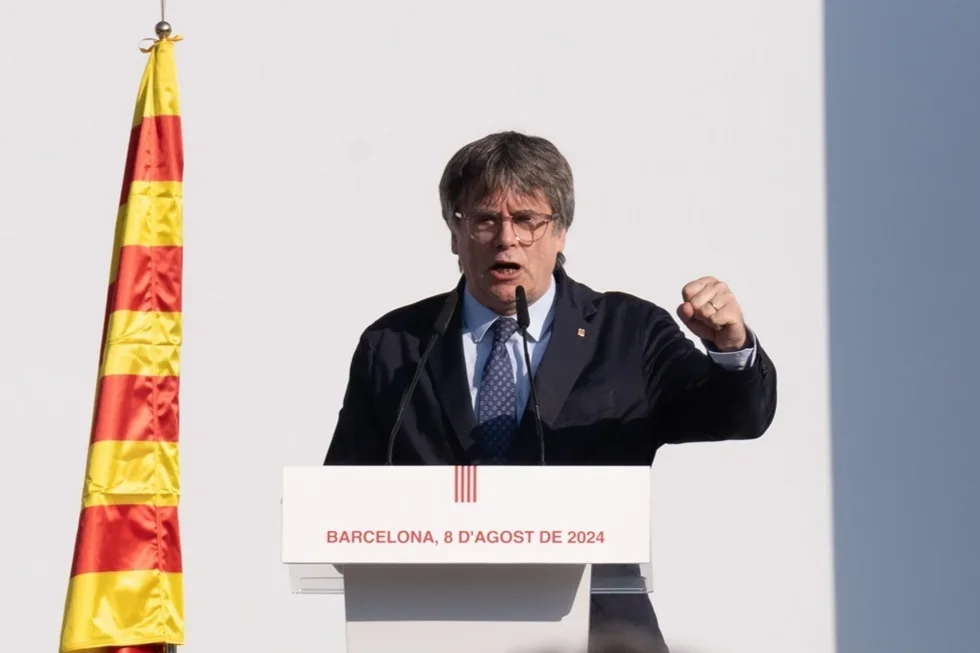La Audiencia de Barcelona reabre la investigación contra tres mossos por la fuga de Carles Puigdemont