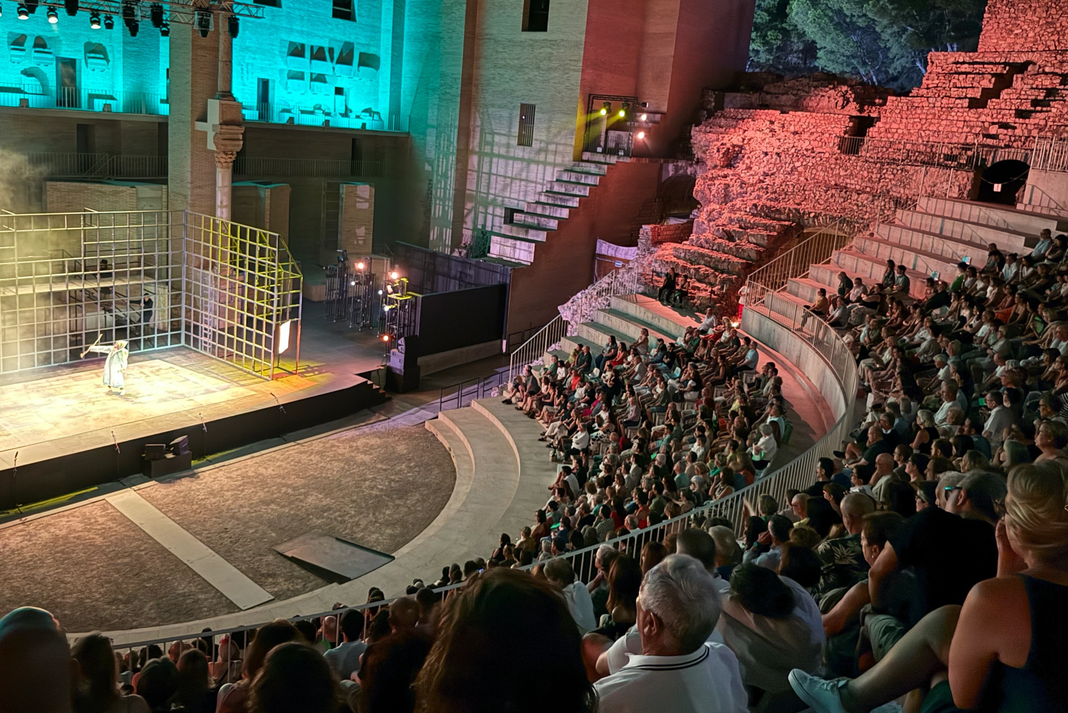 Sagunto revive el mundo clásico: miles de estudiantes llenan el Teatro Romano con los Lvdi Saguntini