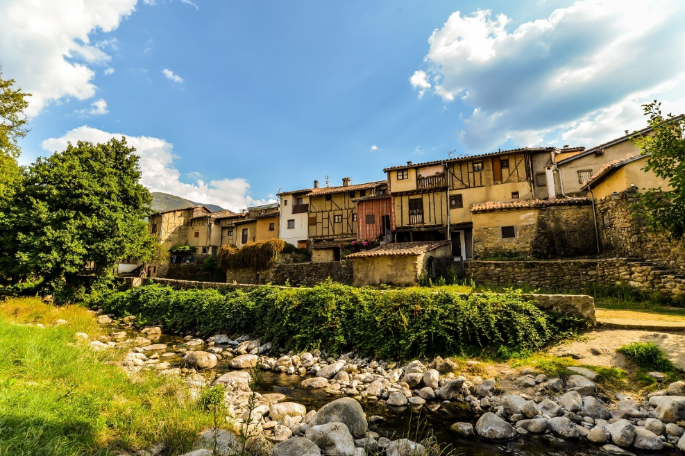 Cáceres y la fuerza de sus tradiciones: cultura, historia y proyección nacional
