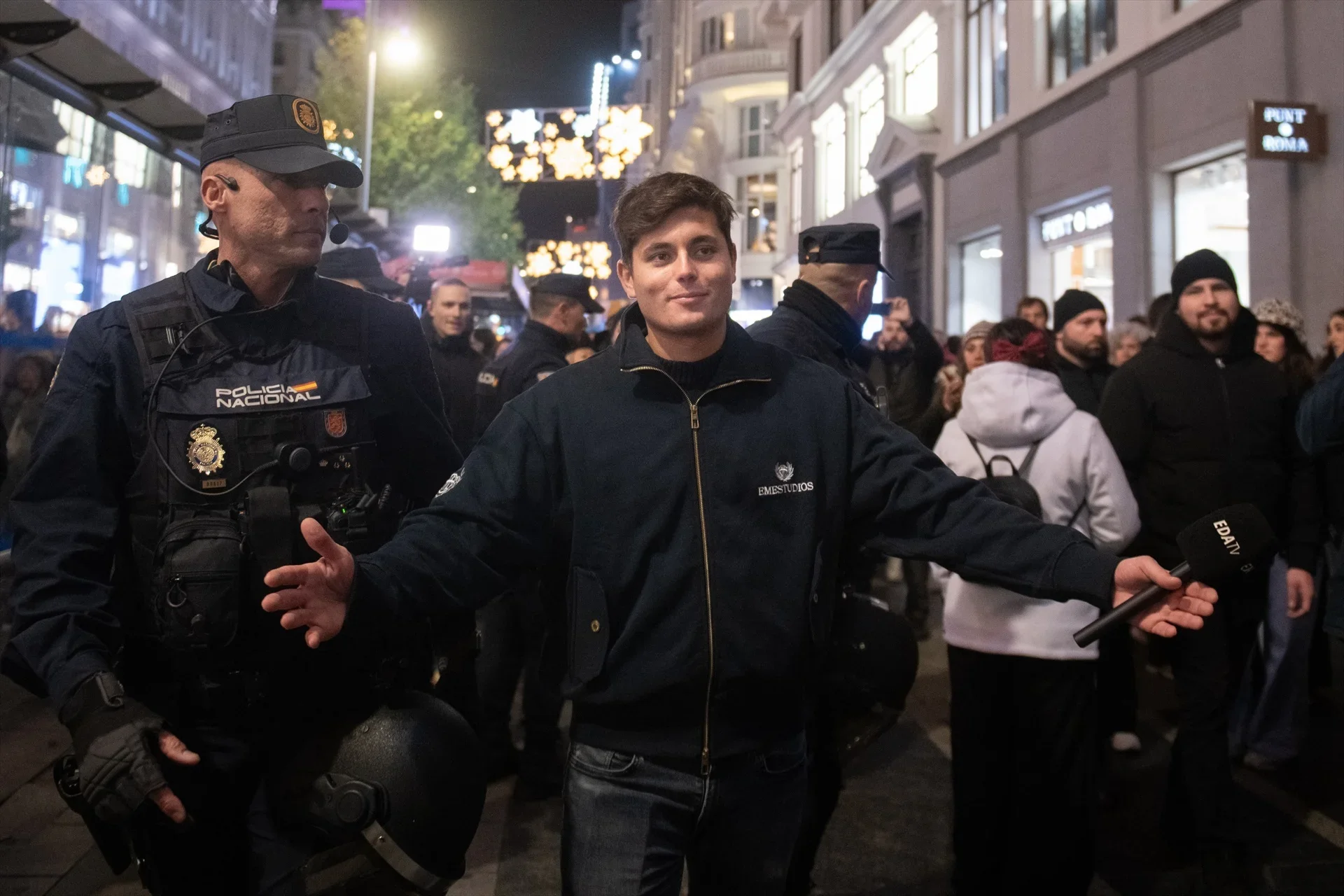 Retiran la orden de captura contra Vito Quiles tras presentarse voluntariamente ante la juez