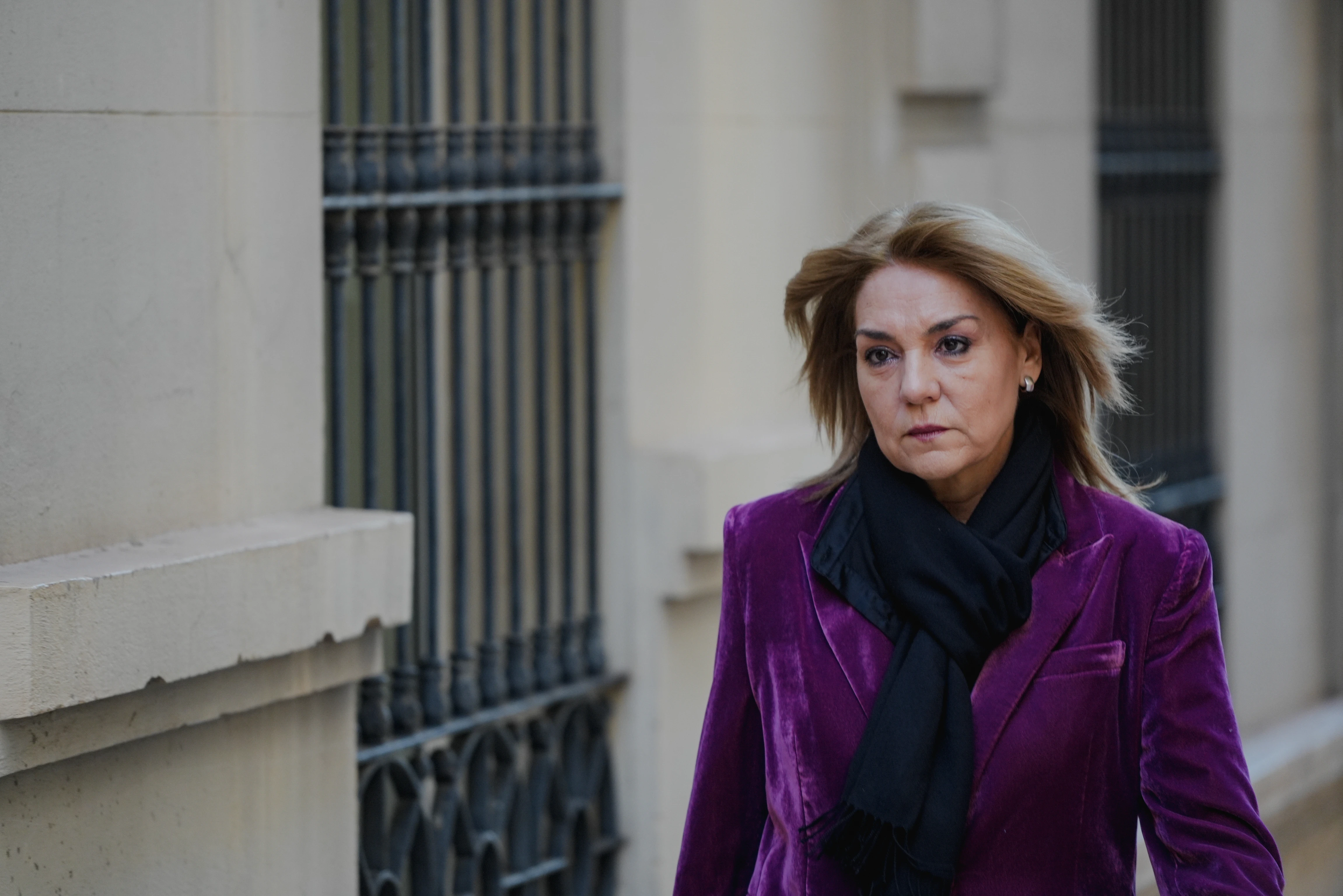 Camarero reafirma el compromiso del Consell con la vivienda pública: obras reales en el barrio más veterano de Alicante