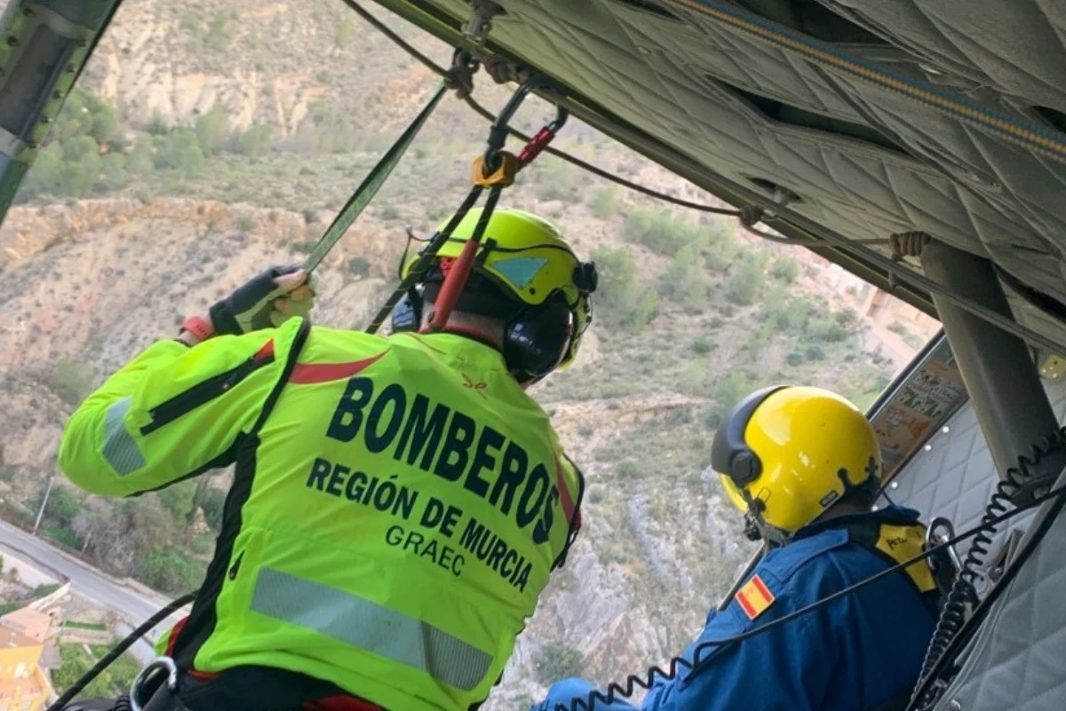 El Gobierno de Murcia y los sindicatos pactan mejoras laborales para los bomberos del Consorcio de Emergencias