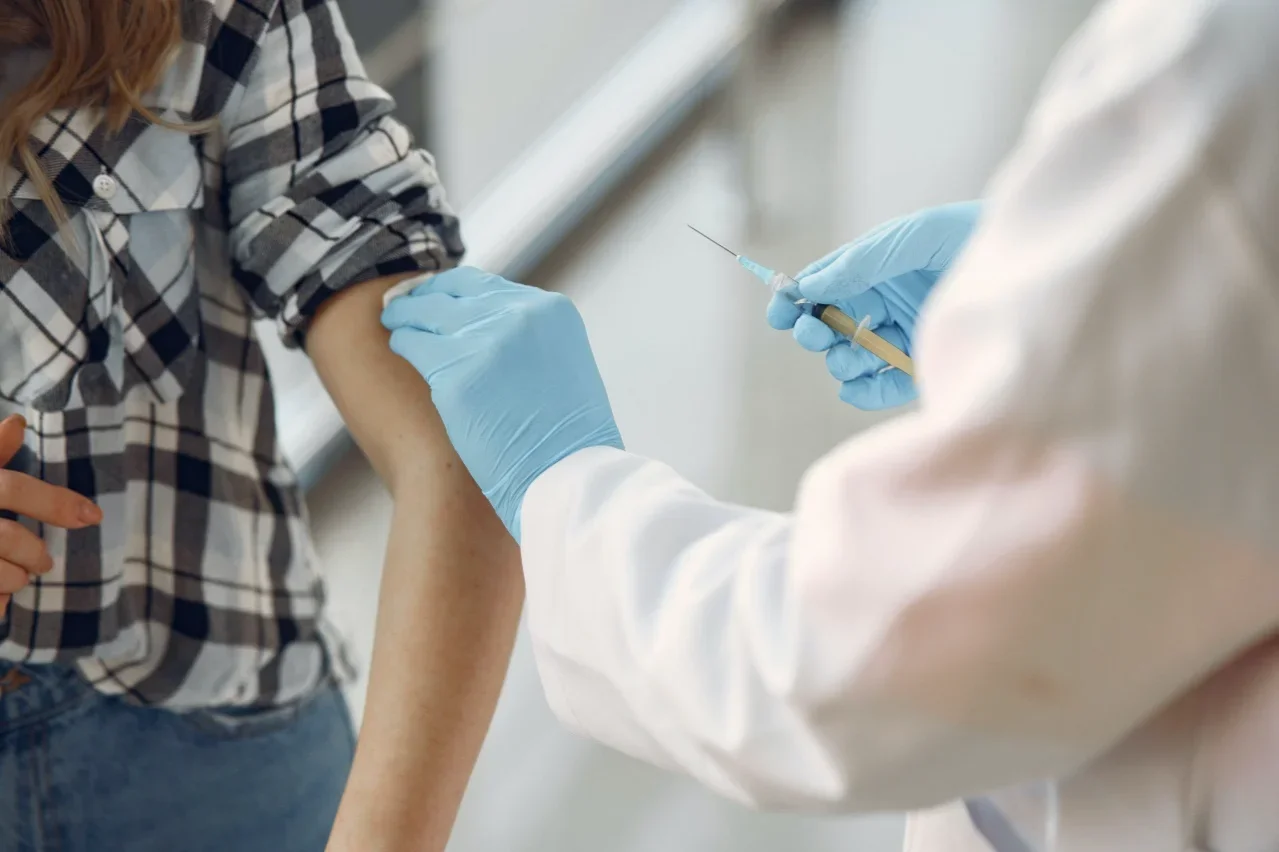 Castilla y León suma 334 médicos al sistema sanitario desde mayo