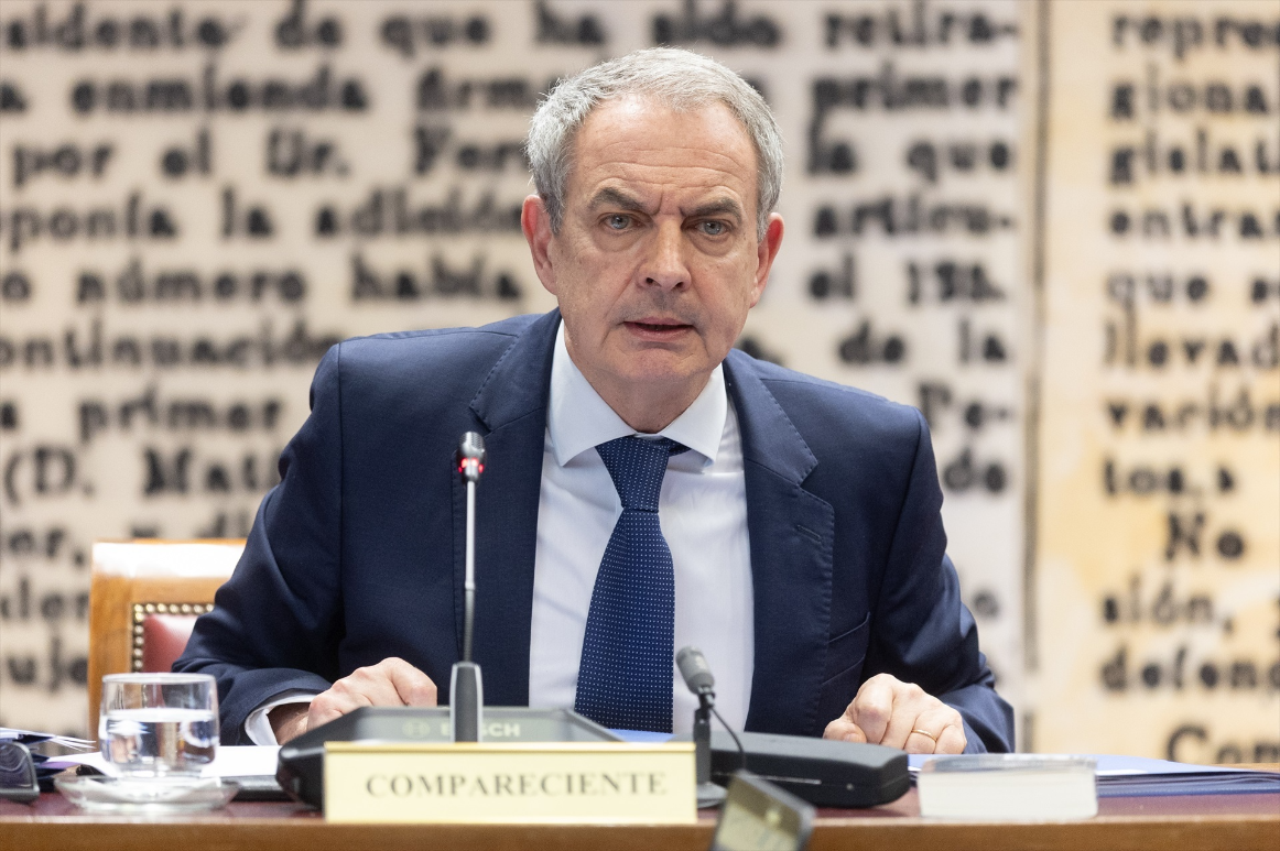 Zapatero acorralado: los investigadores ponen el foco en los dispositivos incautados de su despacho