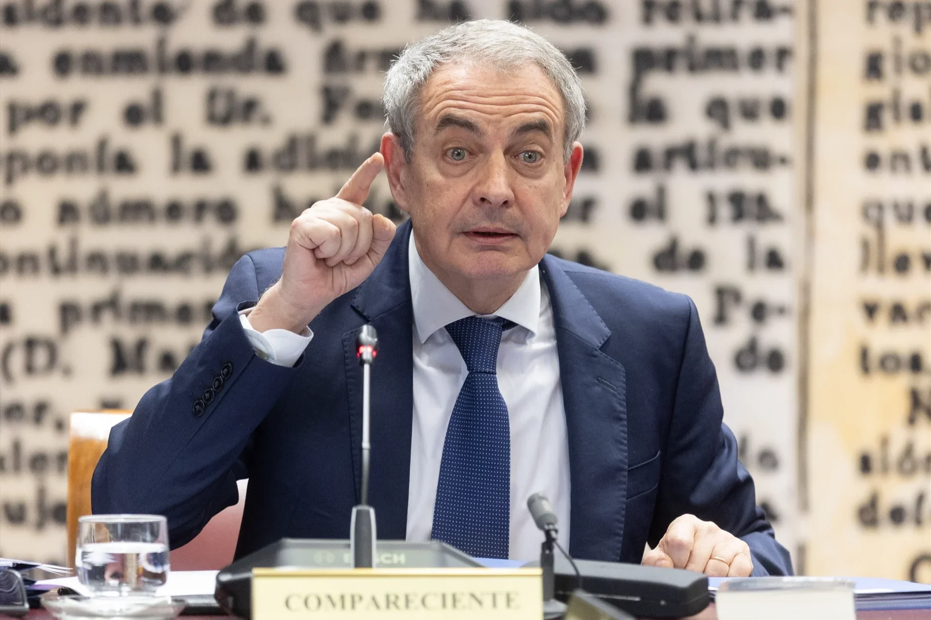 Varapalo a Zapatero: el juez mantiene a las acusaciones en la investigación de las joyas